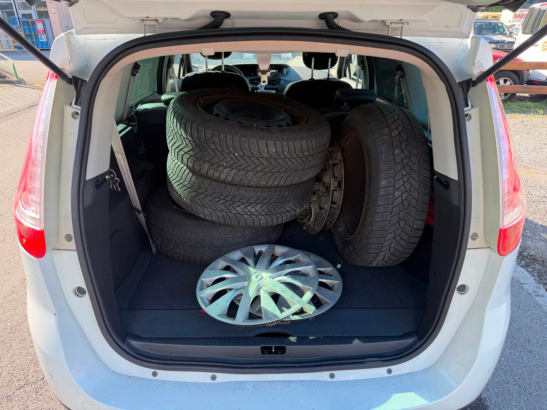 RENAULT Grand Scénic 1.5 dCi Bose Edition EDC-image-4