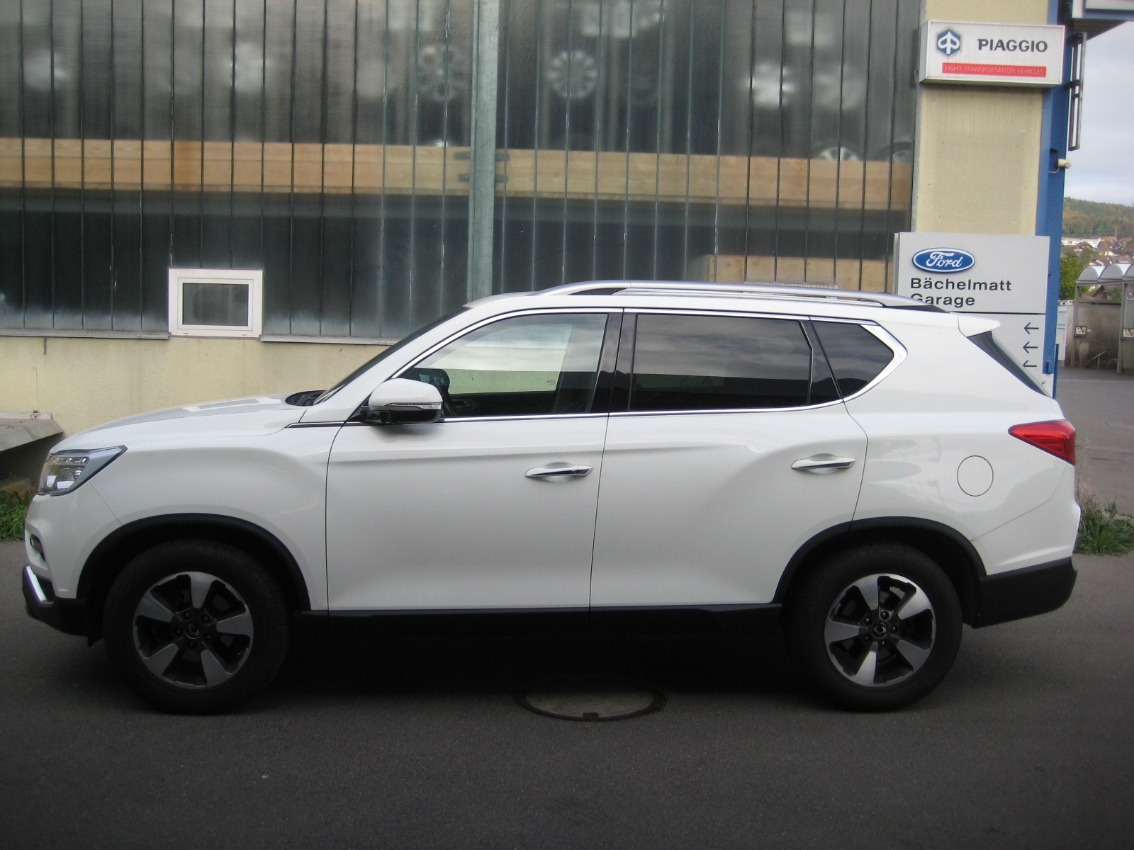 KGM-SsangYong Rexton RX220 e-XDi Sapphire 4WD-image-1