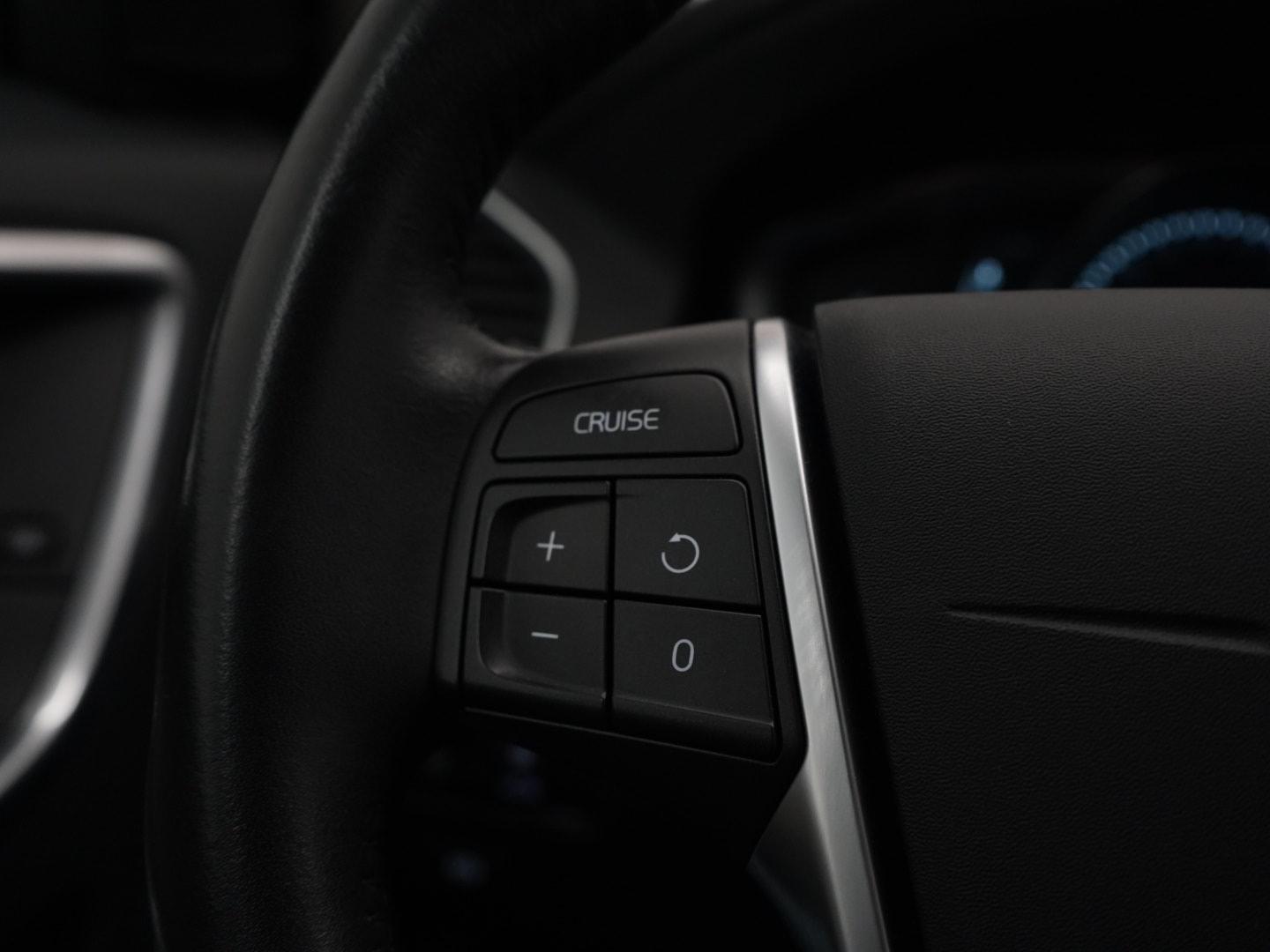 VOLVO XC60 2.4 D4 Summum AWD S/S-image-22