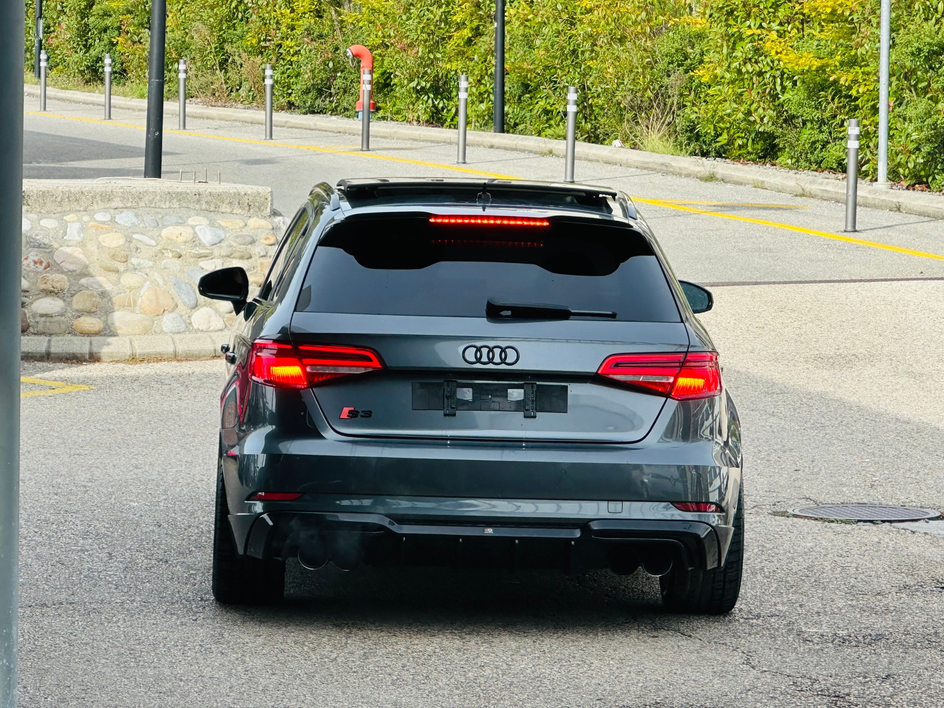 AUDI S3 Sportback 2.0 TFSI quattro S-tronic-image-7