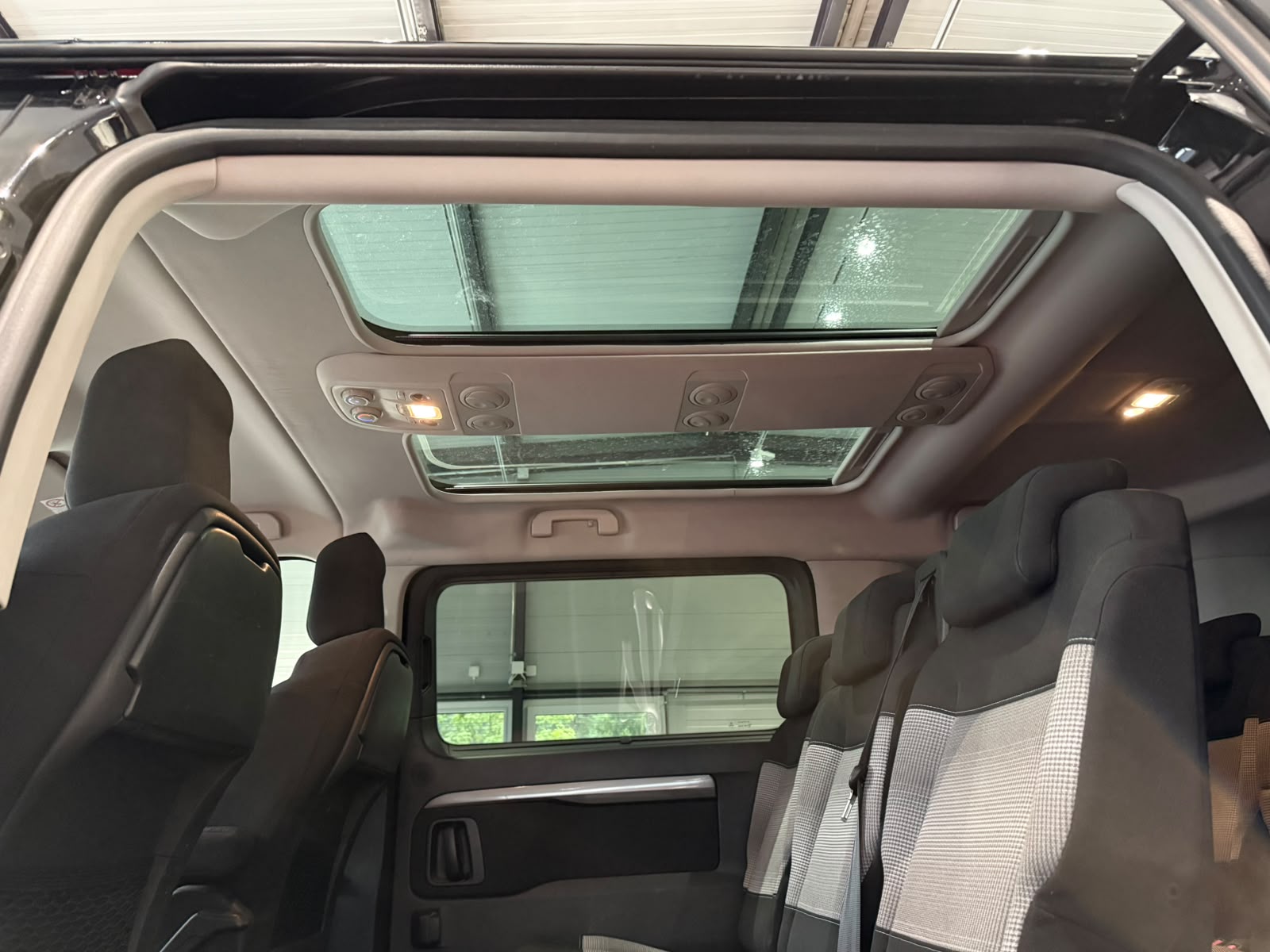 CITROEN Spacetourer 2.0 BlueHDi Feel M EAT-image-11