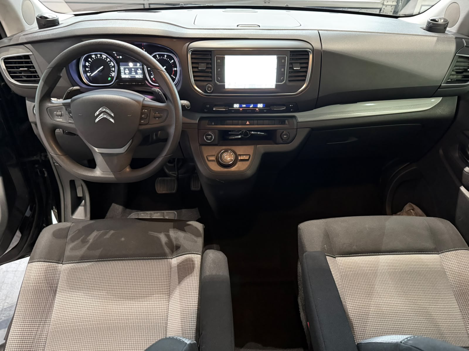 CITROEN Spacetourer 2.0 BlueHDi Feel M EAT-image-15