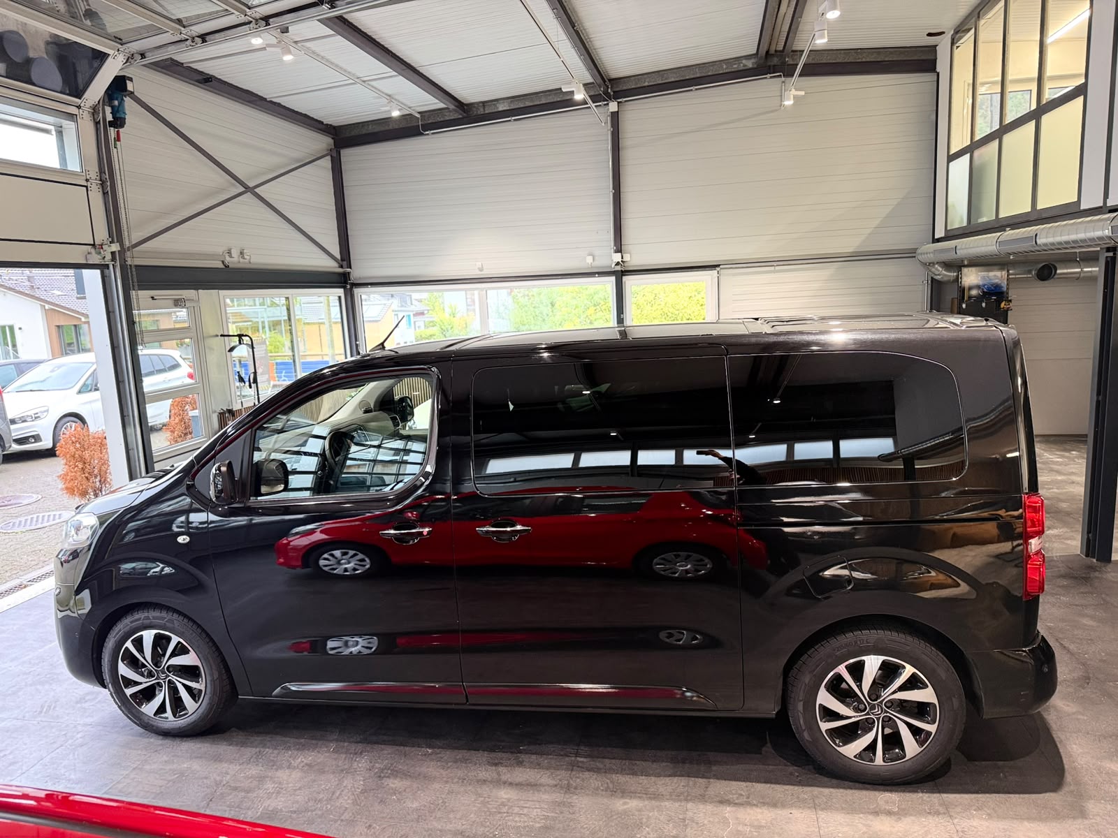 CITROEN Spacetourer 2.0 BlueHDi Feel M EAT-image-1