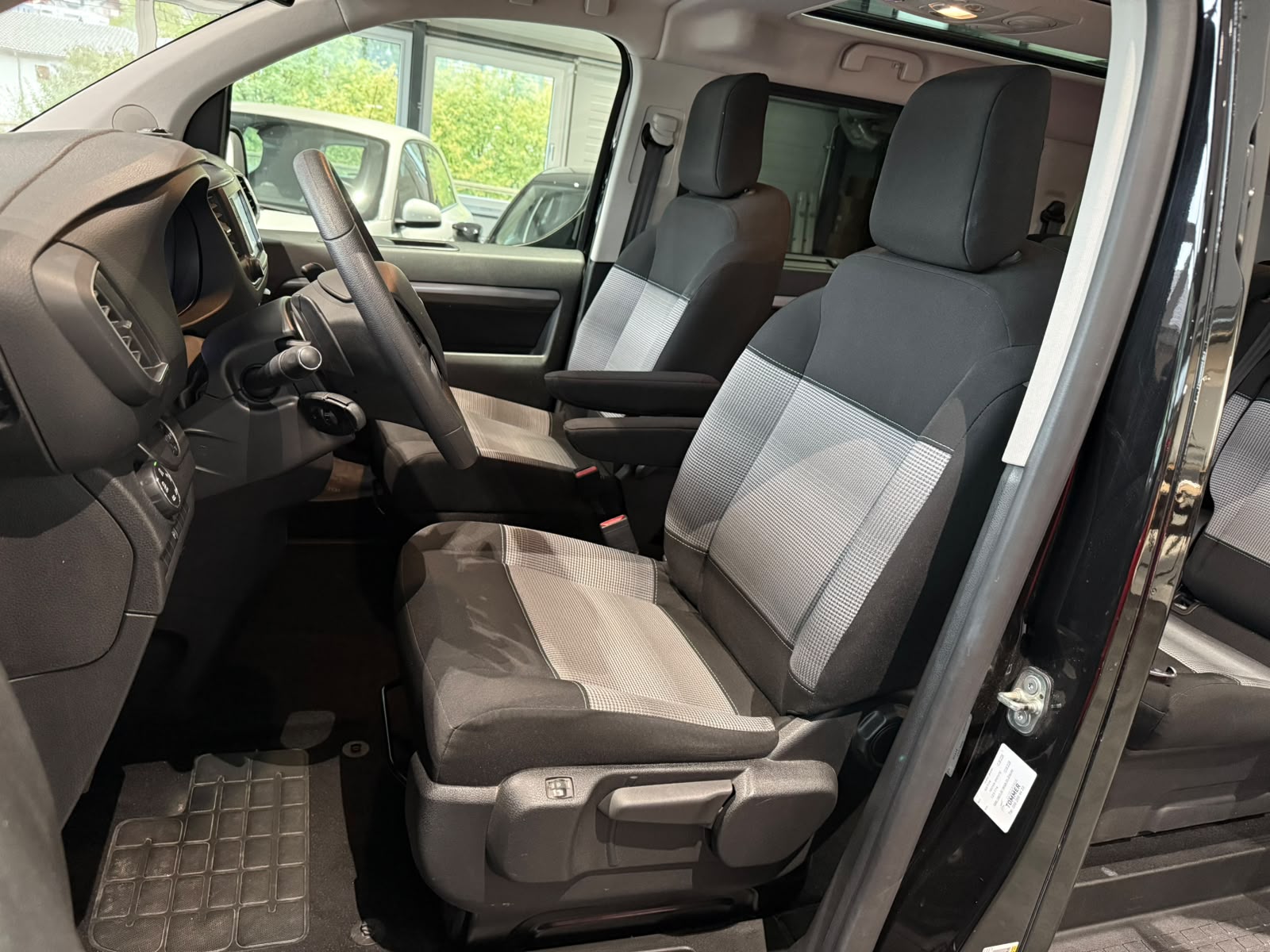 CITROEN Spacetourer 2.0 BlueHDi Feel M EAT-image-9