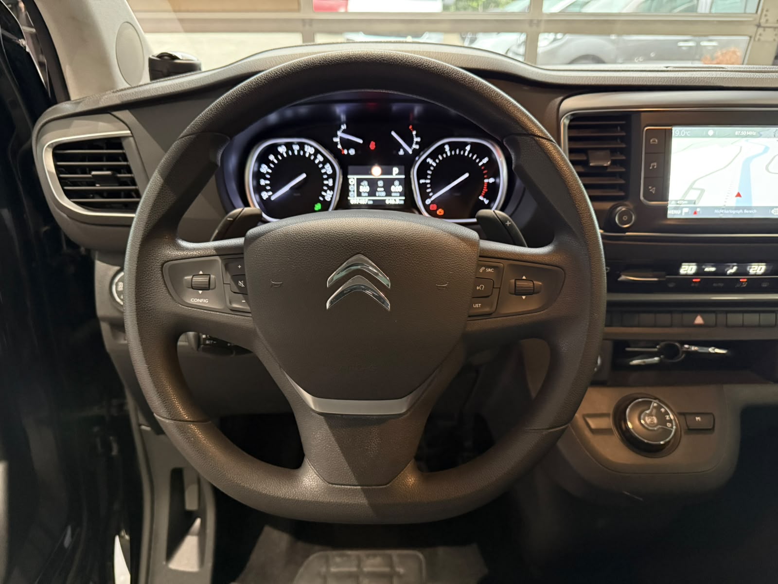 CITROEN Spacetourer 2.0 BlueHDi Feel M EAT-image-17