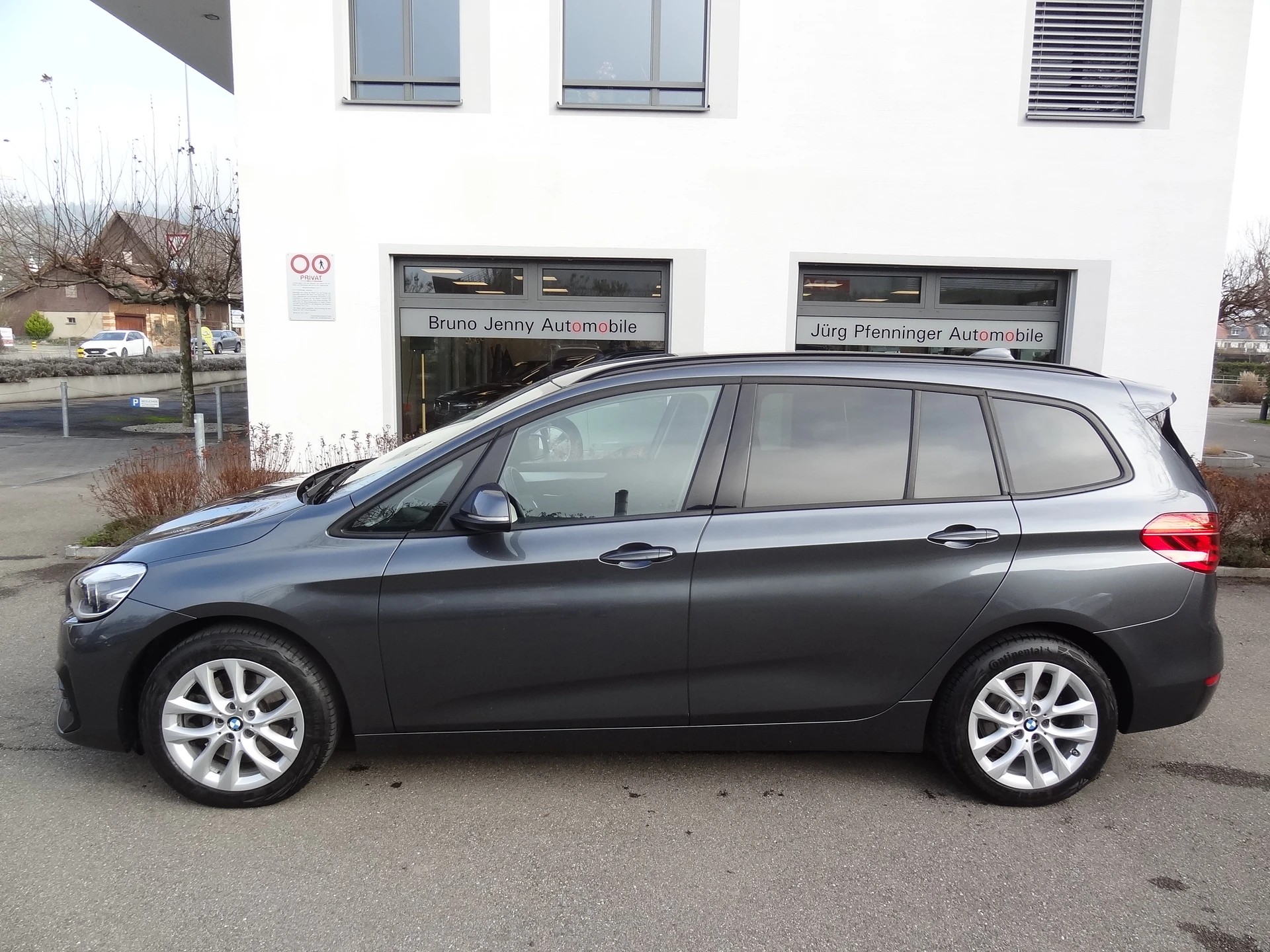 BMW 218d xDrive Gran Tourer Steptronic-image-1
