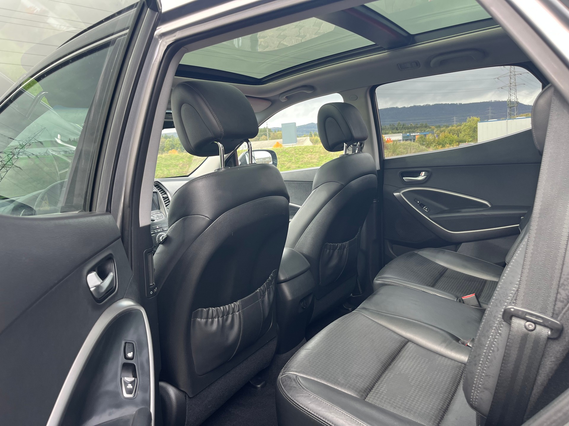 HYUNDAI Santa Fe 2.2 CRDI Premium 4WD Automatic-image-12