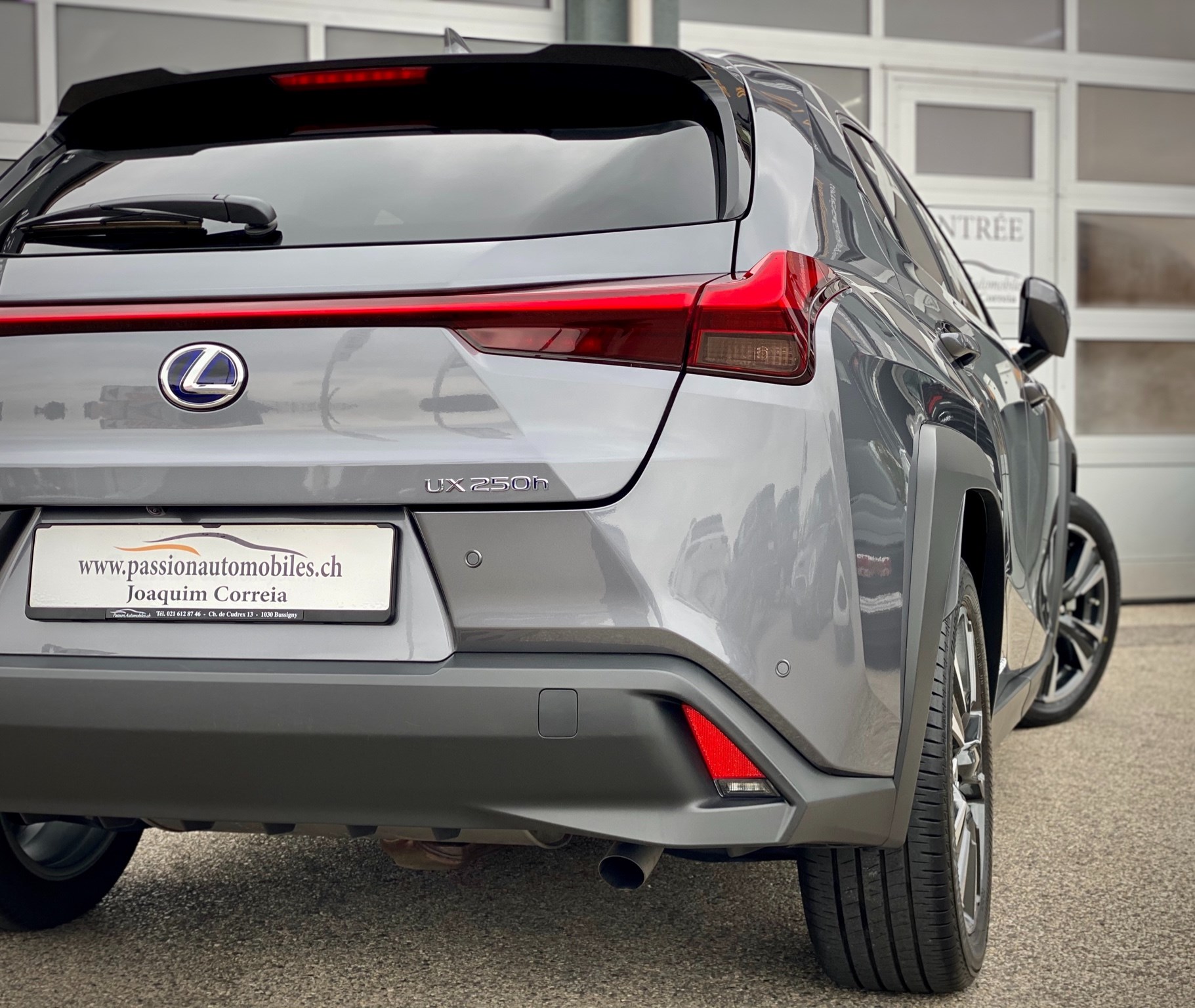 LEXUS UX 250h Impression AWD Automatic - Véhicule Suisse (CH)-image-5