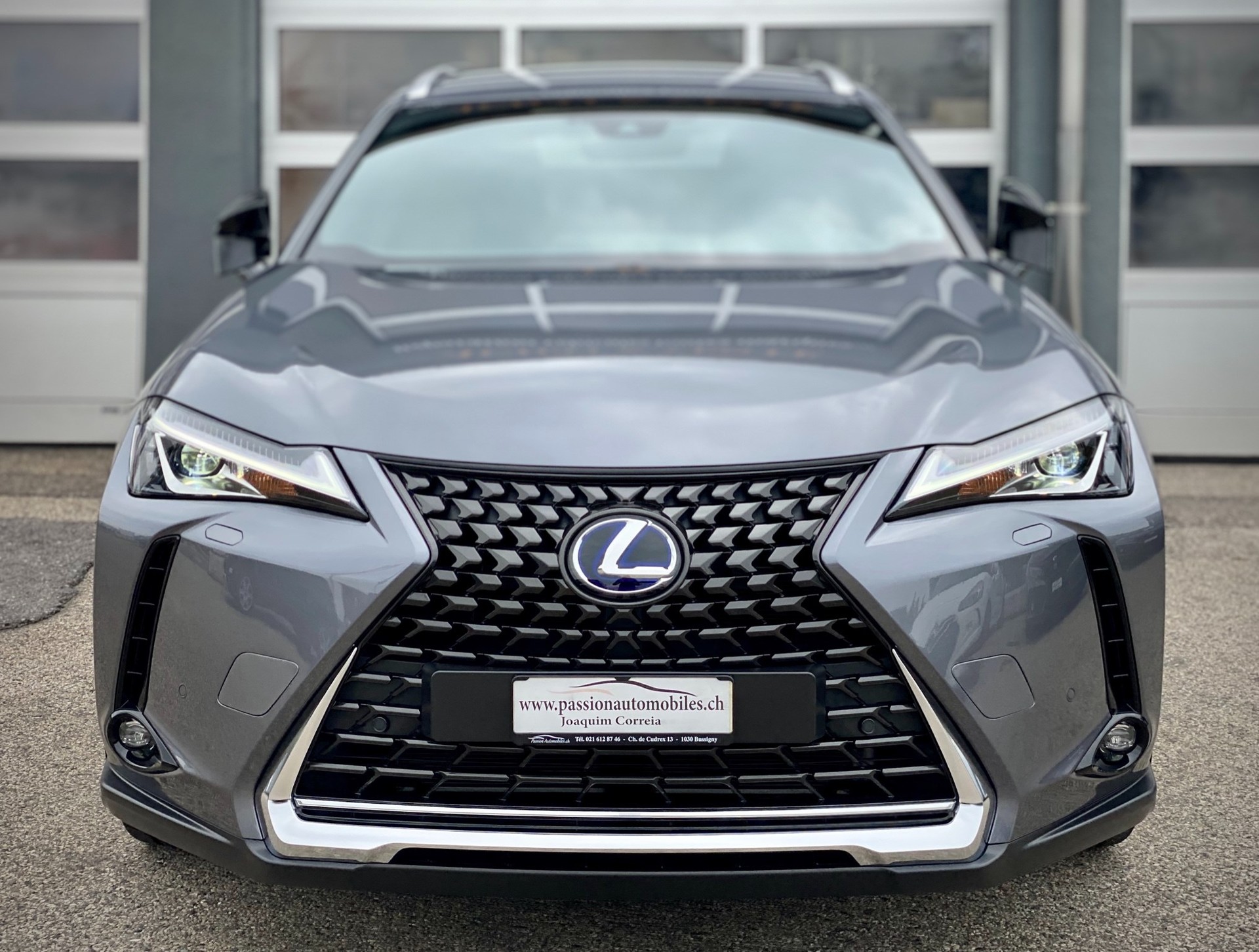 LEXUS UX 250h Impression AWD Automatic - Véhicule Suisse (CH)-image-1