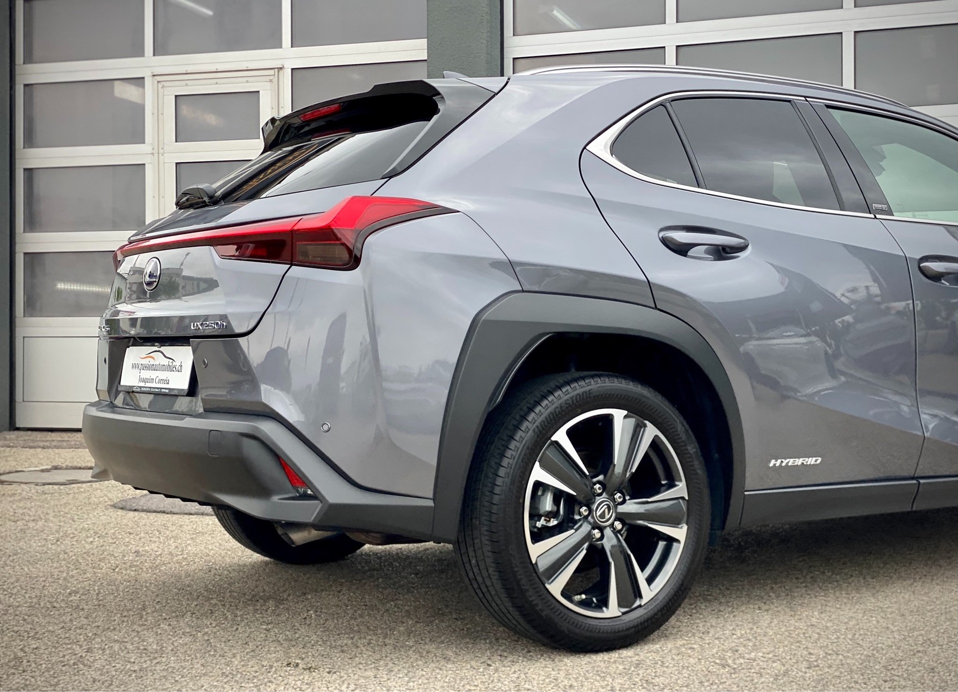 LEXUS UX 250h Impression AWD Automatic - Véhicule Suisse (CH)-image-7