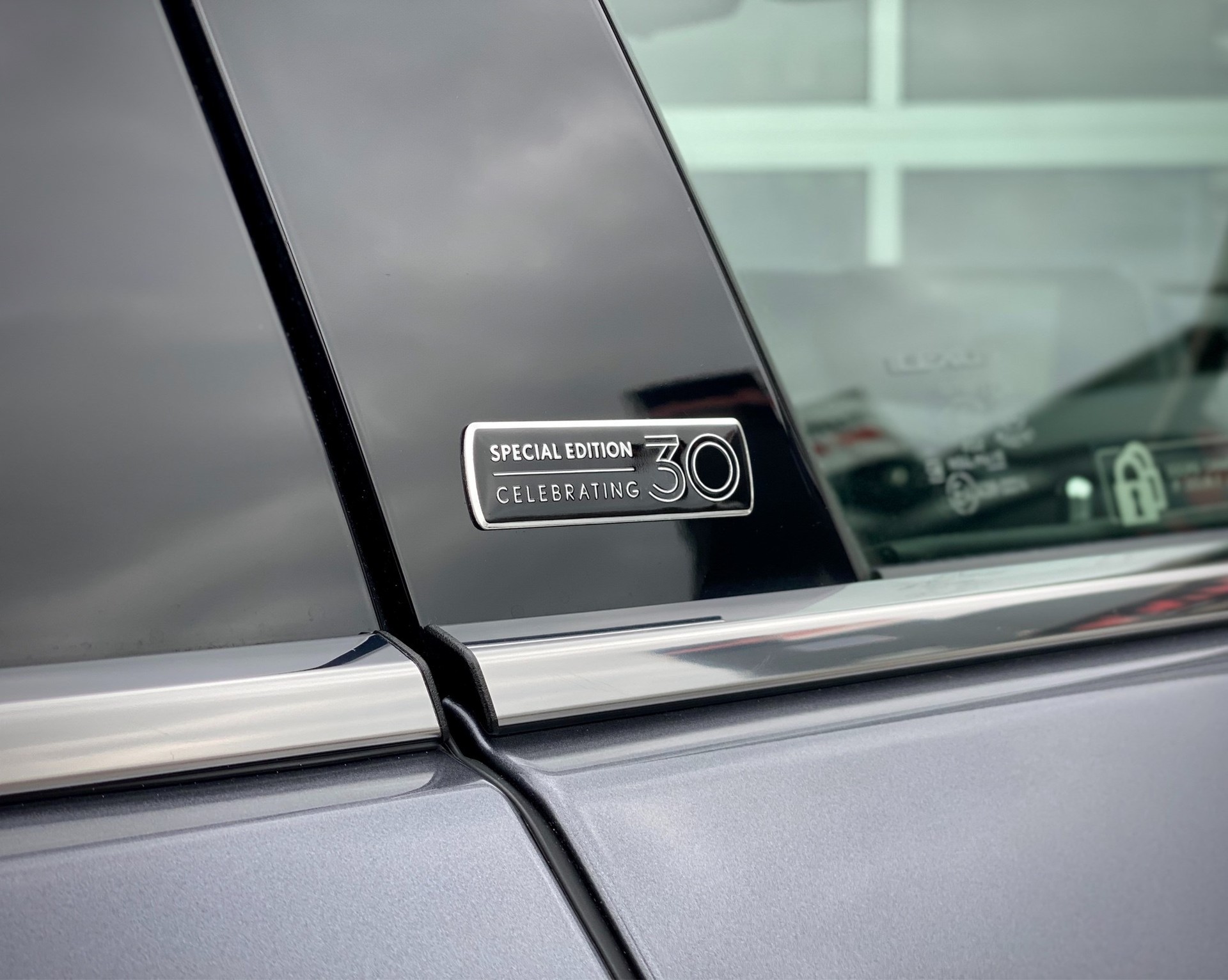 LEXUS UX 250h Impression AWD Automatic - Véhicule Suisse (CH)-image-8