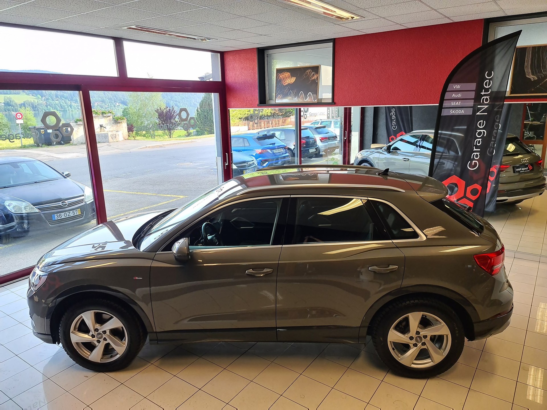 AUDI Q3 40 TDI advanced quattro S-tronic-image-4