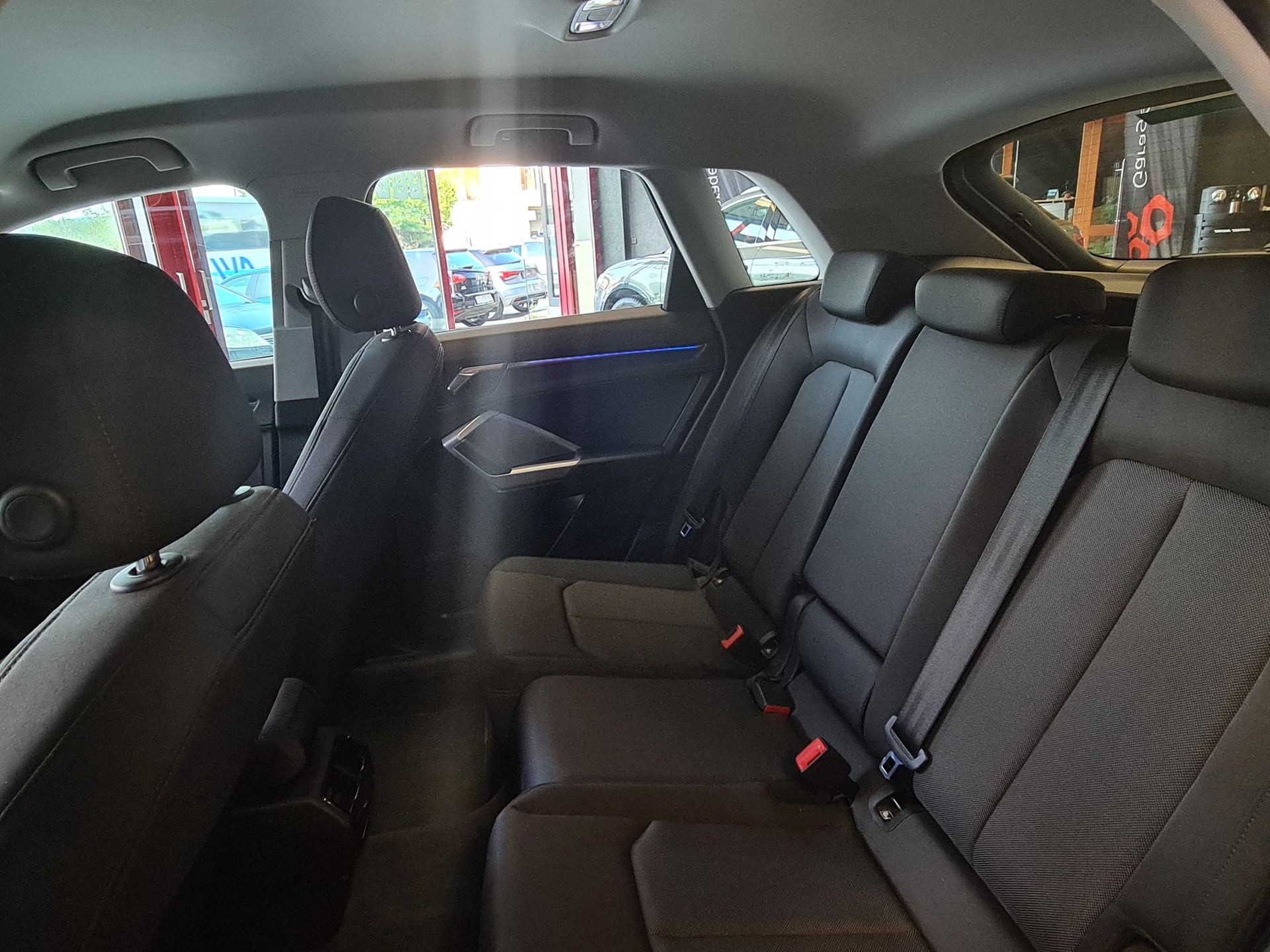AUDI Q3 40 TDI advanced quattro S-tronic-image-12