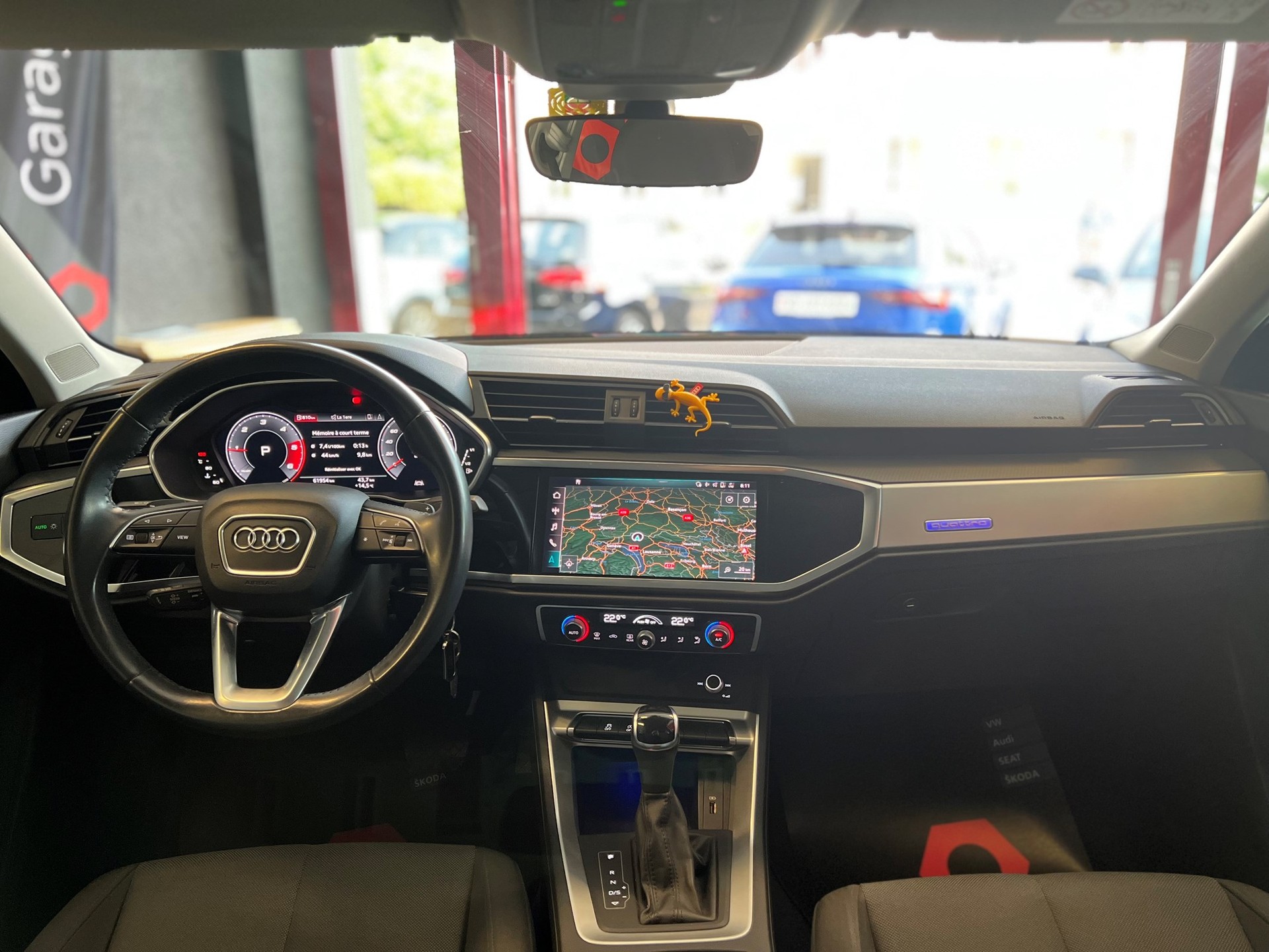 AUDI Q3 40 TDI advanced quattro S-tronic-image-11