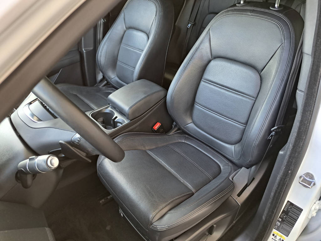 JAGUAR E-Pace 2.0 T 200cv S AWD-image-8