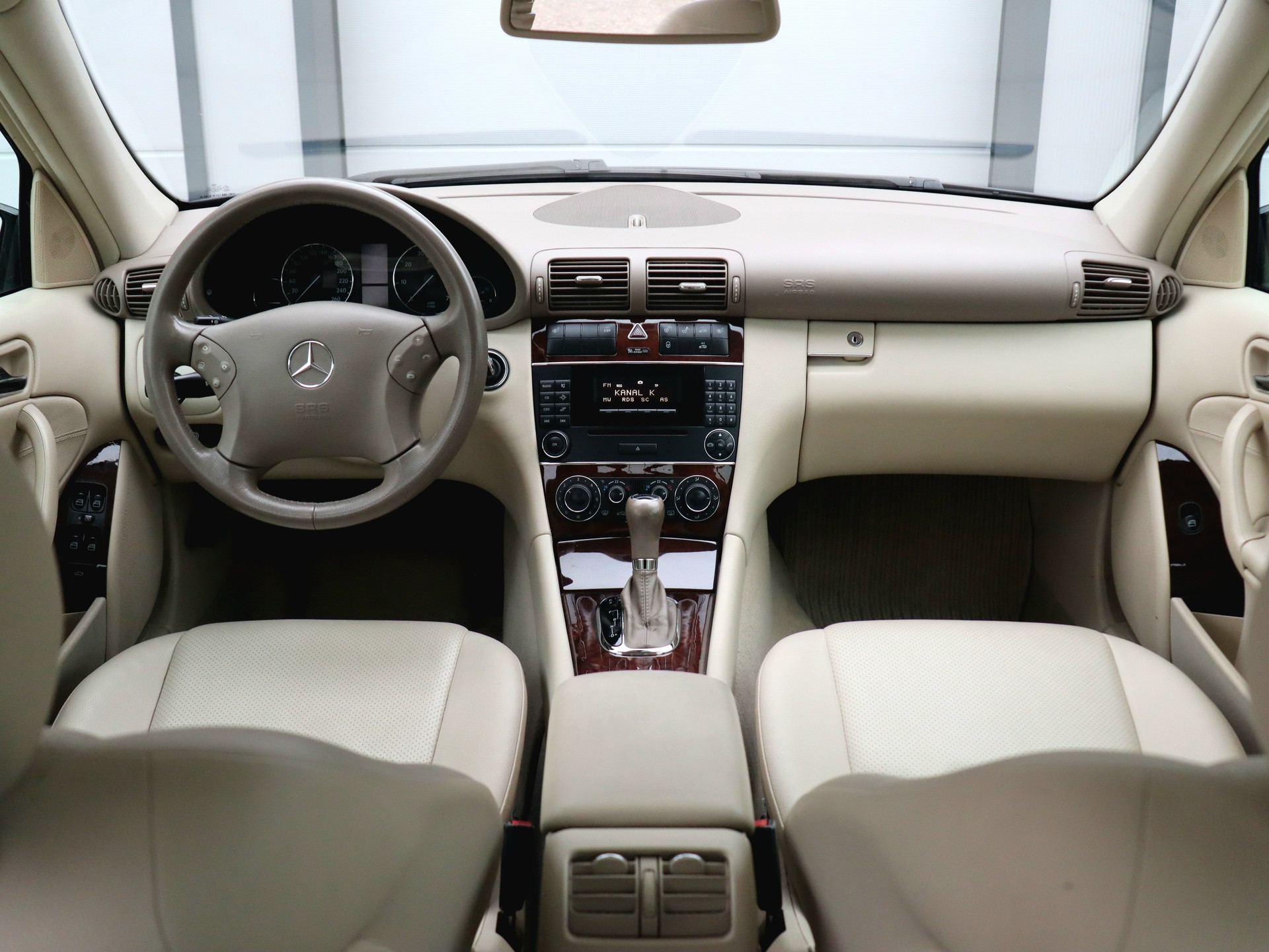 MERCEDES-BENZ C 350 4Matic Automatic (CH)-image-6