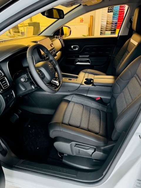 CITROEN C5 Aircross 1.6 PHEV Swiss Edition-image-9