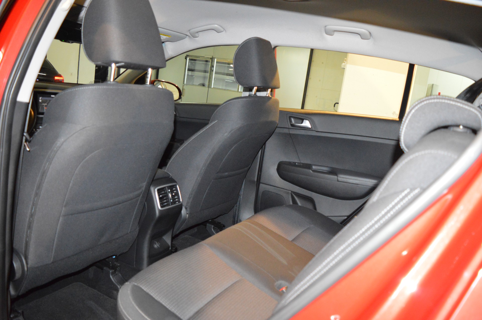 KIA Sportage 1.6CRDi Mild Hybrid Power 25 4WD Automat-image-19