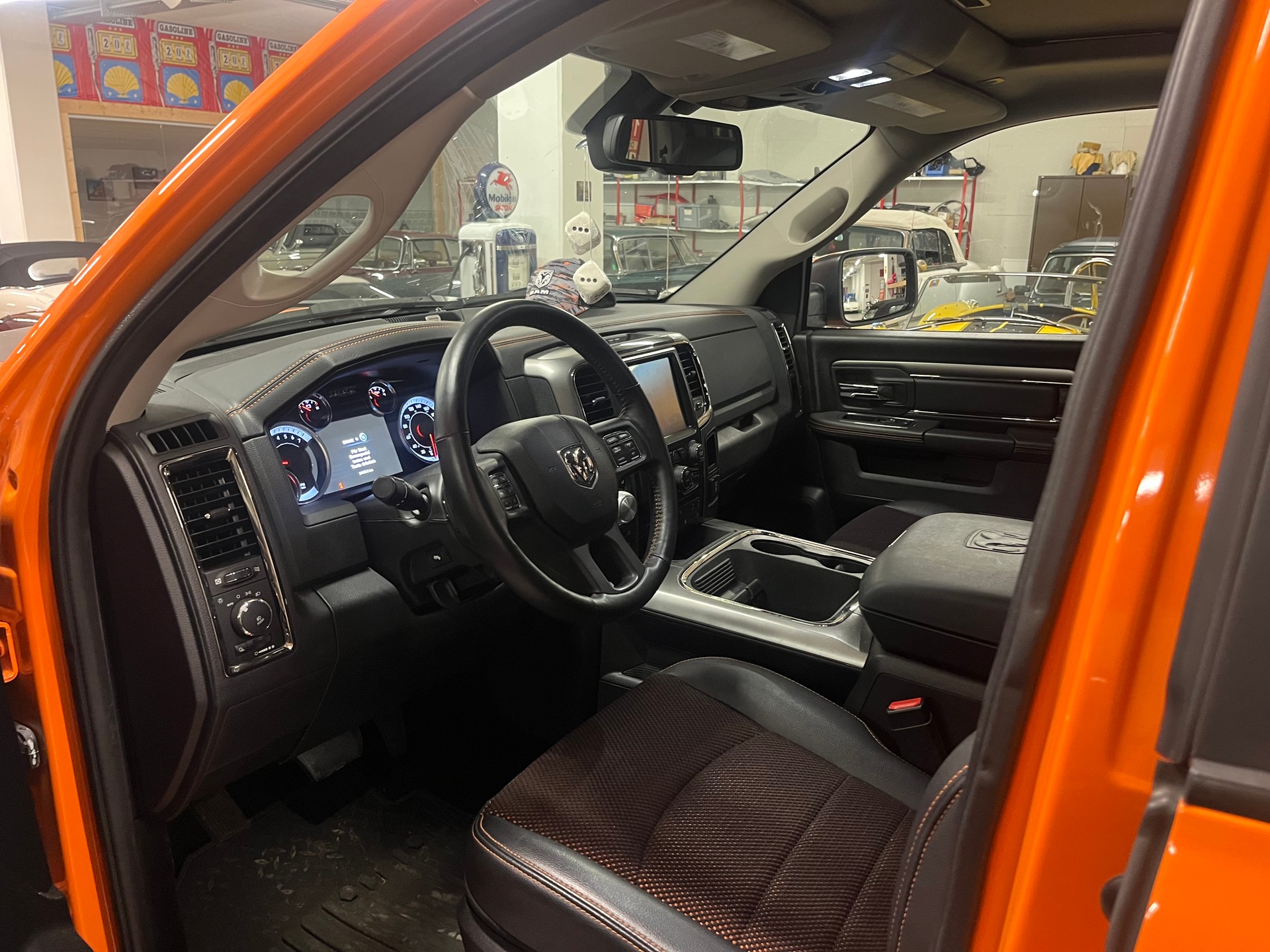 DODGE RAM Sport Crew Cab, limited Edition! Topausstattung-image-6