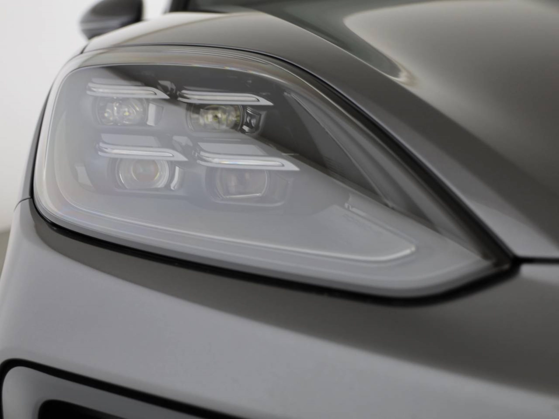 PORSCHE Cayenne E-Hybrid Coupé-image-9