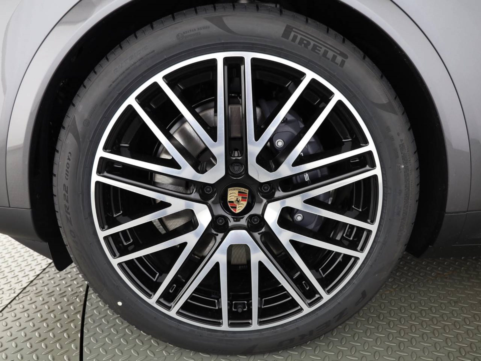 PORSCHE Cayenne E-Hybrid Coupé-image-5