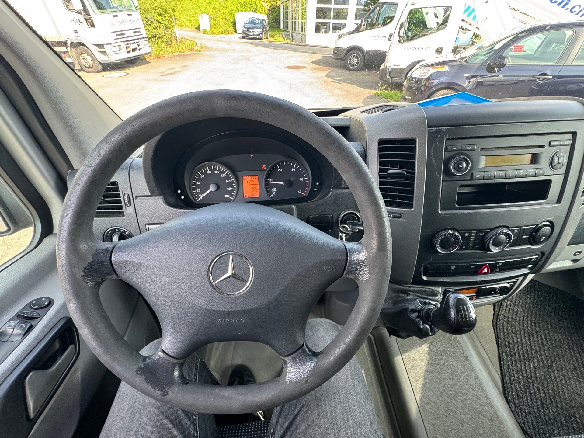 MERCEDES-BENZ 311 CDI-image-1