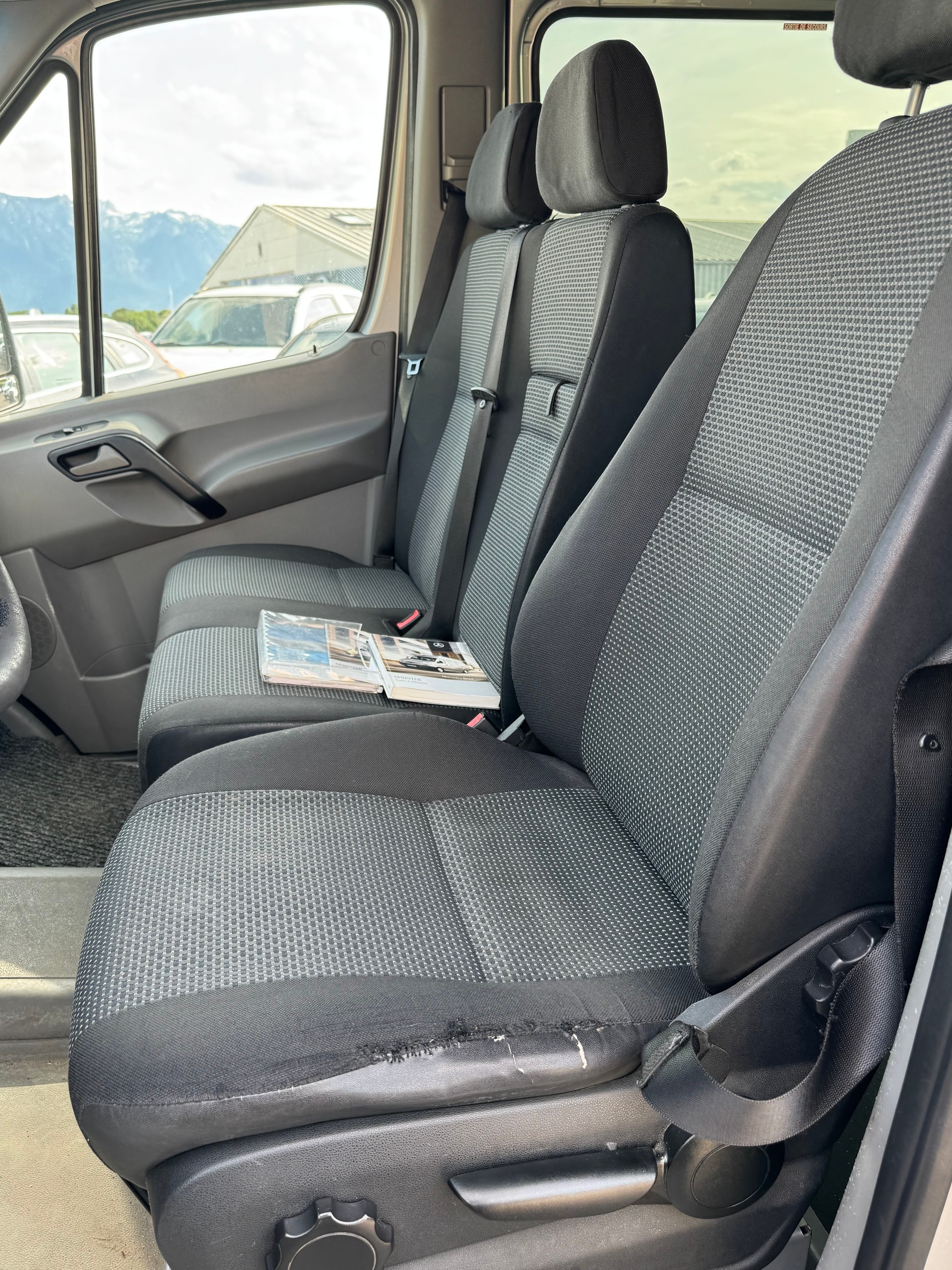 MERCEDES-BENZ 311 CDI-image-5