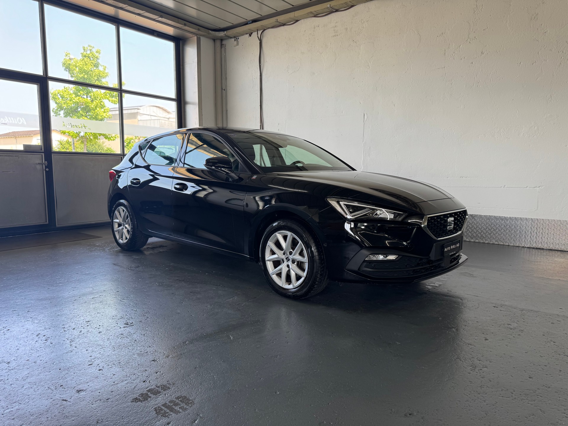 SEAT Leon 1.5 TGI DSG Style-image-1