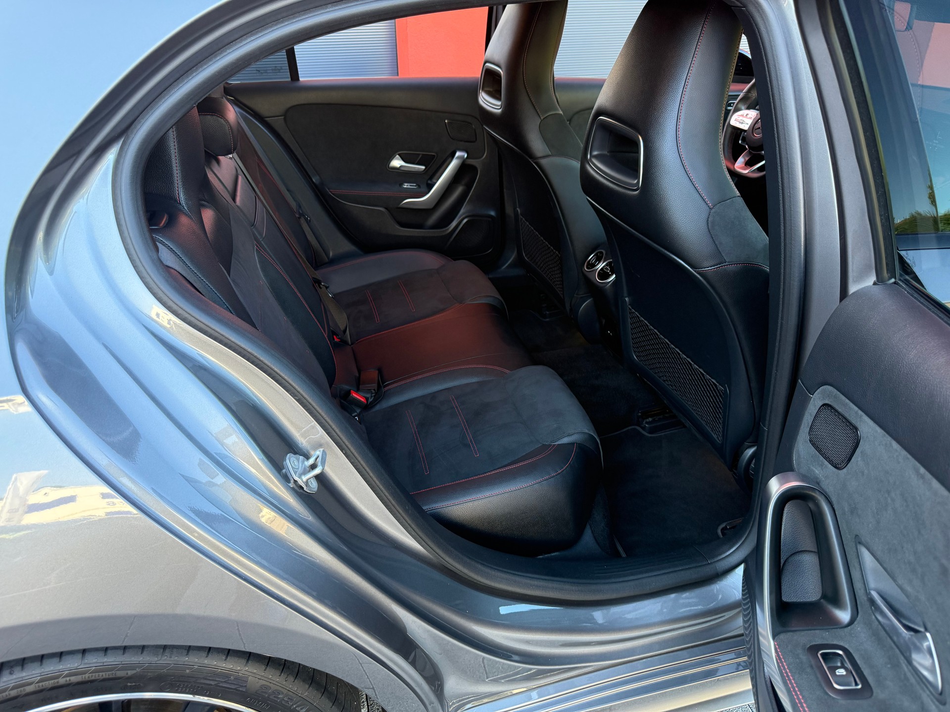 MERCEDES-BENZ A 250 4Matic AMG Line 4Matic 7G-DCT-image-12