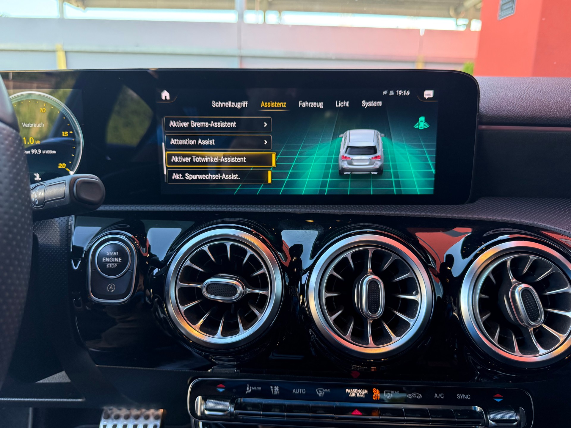 MERCEDES-BENZ A 250 4Matic AMG Line 4Matic 7G-DCT-image-7