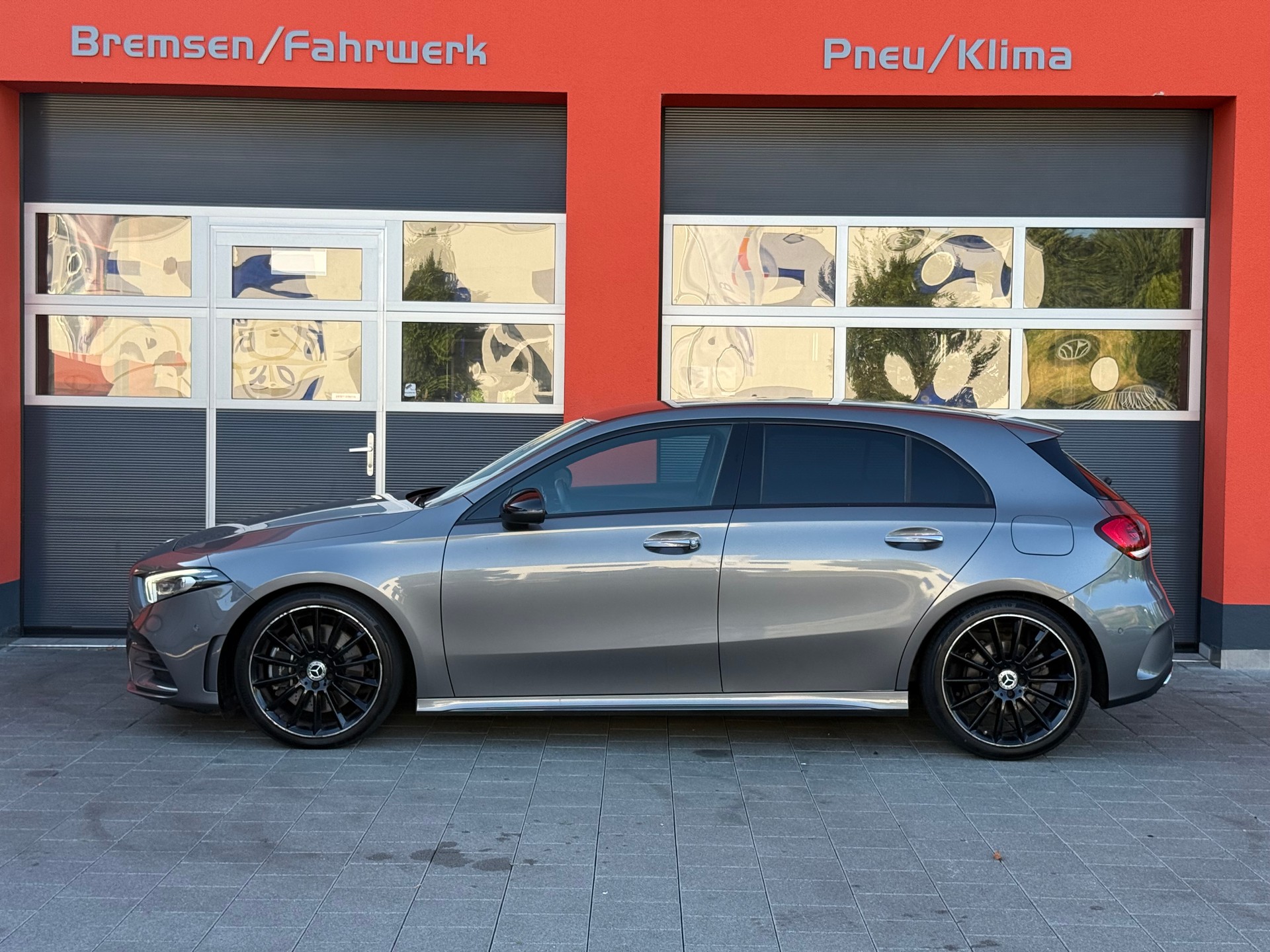 MERCEDES-BENZ A 250 4Matic AMG Line 4Matic 7G-DCT-image-1