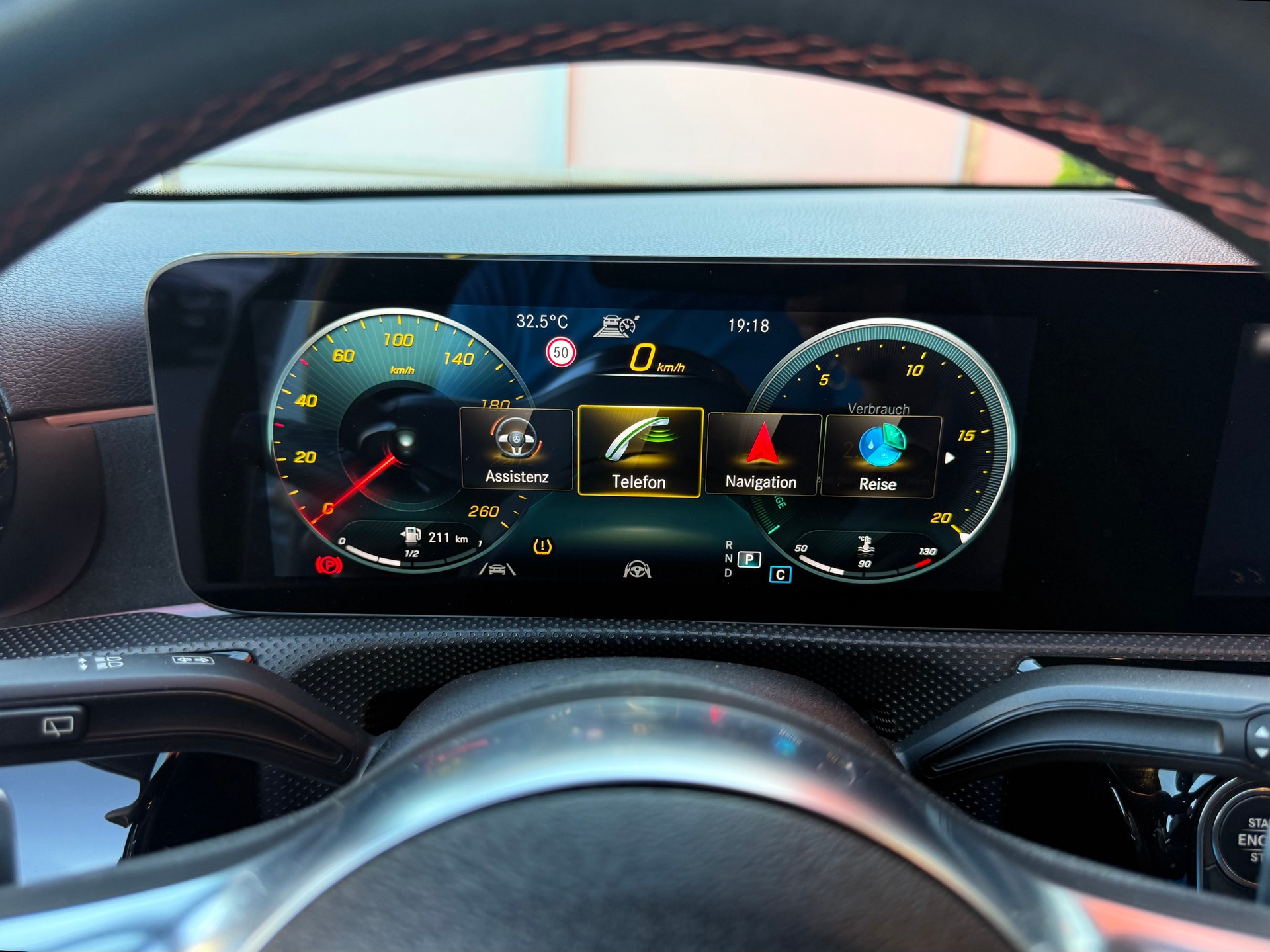 MERCEDES-BENZ A 250 4Matic AMG Line 4Matic 7G-DCT-image-9