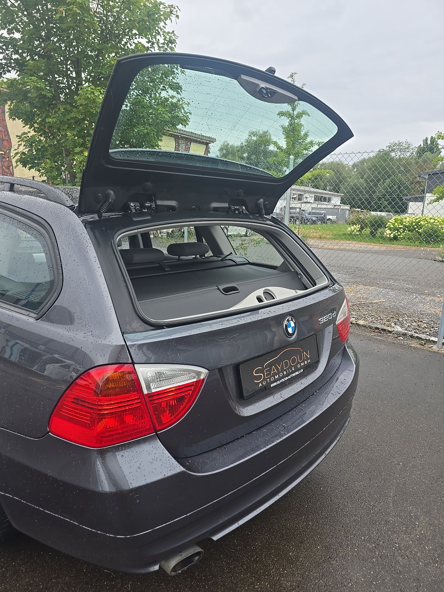 BMW 320d Touring Steptronic-image-8