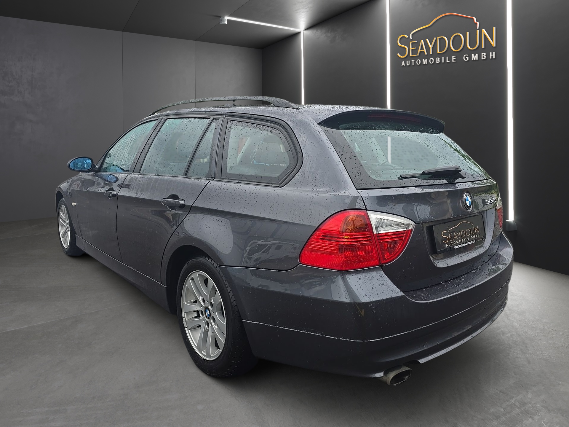 BMW 320d Touring Steptronic-image-2