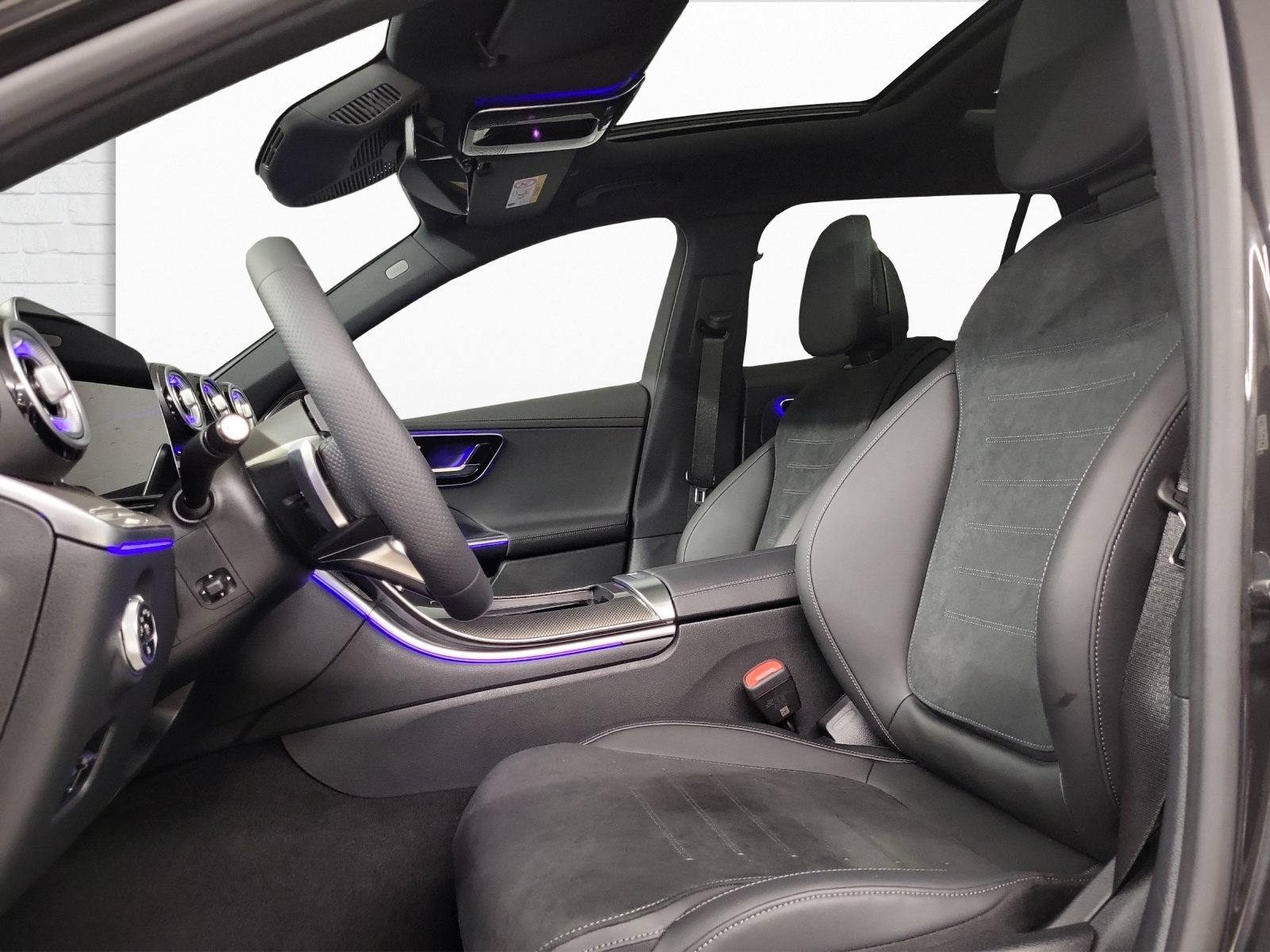MERCEDES-BENZ C 220 d AMG Line 4Matic Swiss Star T-image-6