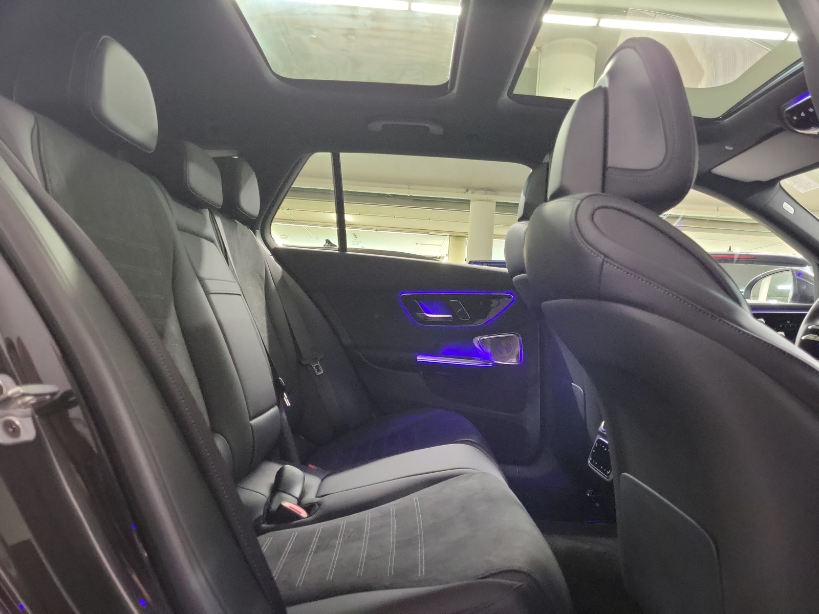 MERCEDES-BENZ C 220 d AMG Line 4Matic Swiss Star T-image-9