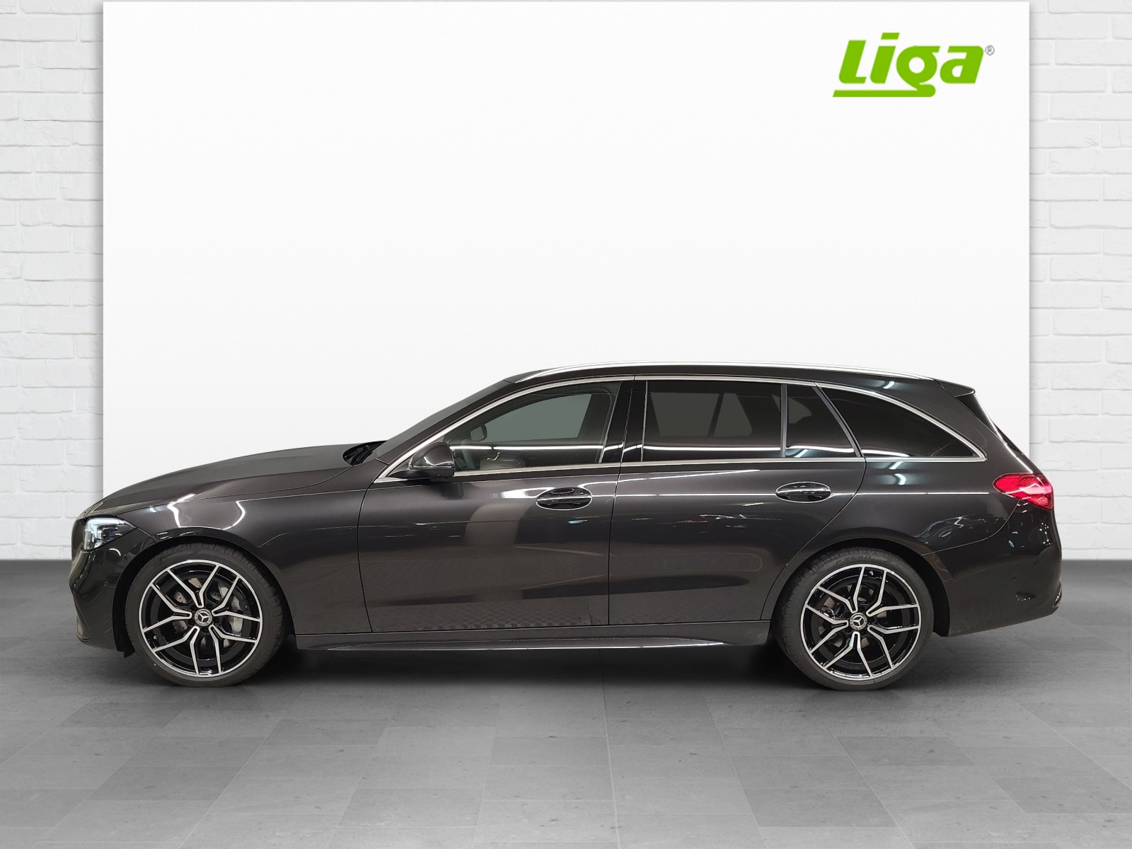 MERCEDES-BENZ C 220 d AMG Line 4Matic Swiss Star T-image-0