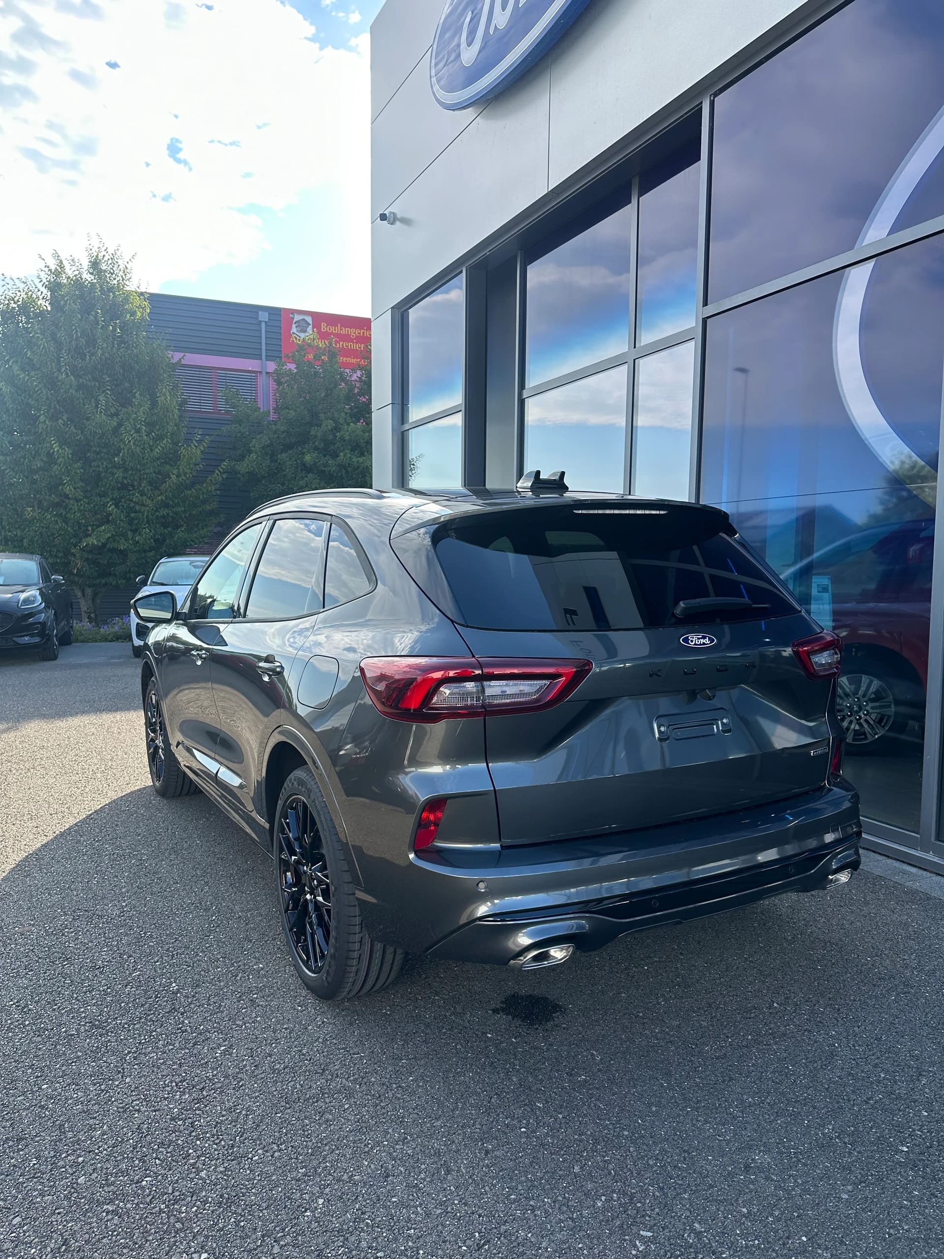 FORD Kuga 2.5 Plug-in Hybrid ST-Lin PHEV/FWD-image-3