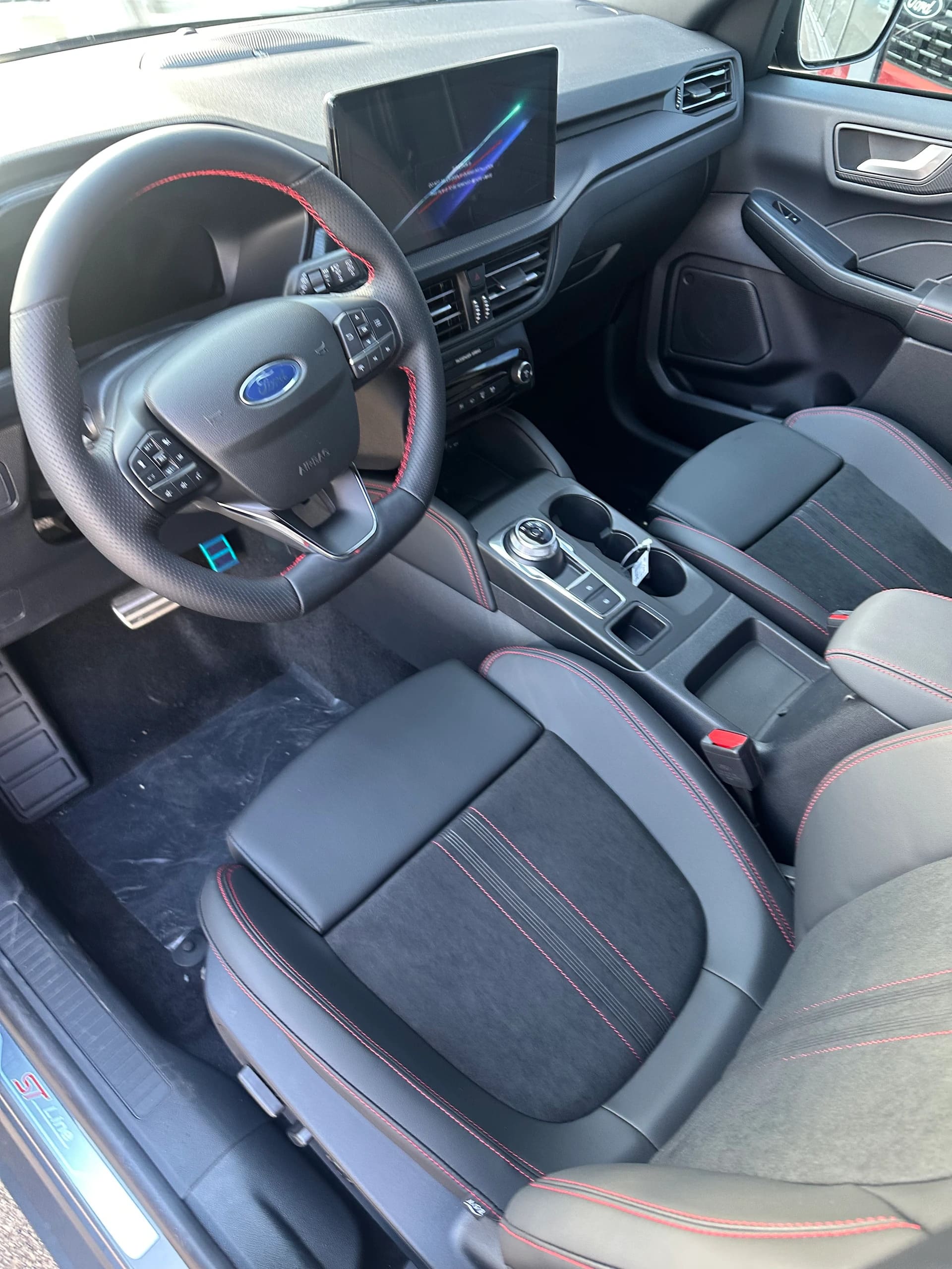 FORD Kuga 2.5 Plug-in Hybrid ST-Lin PHEV/FWD-image-9