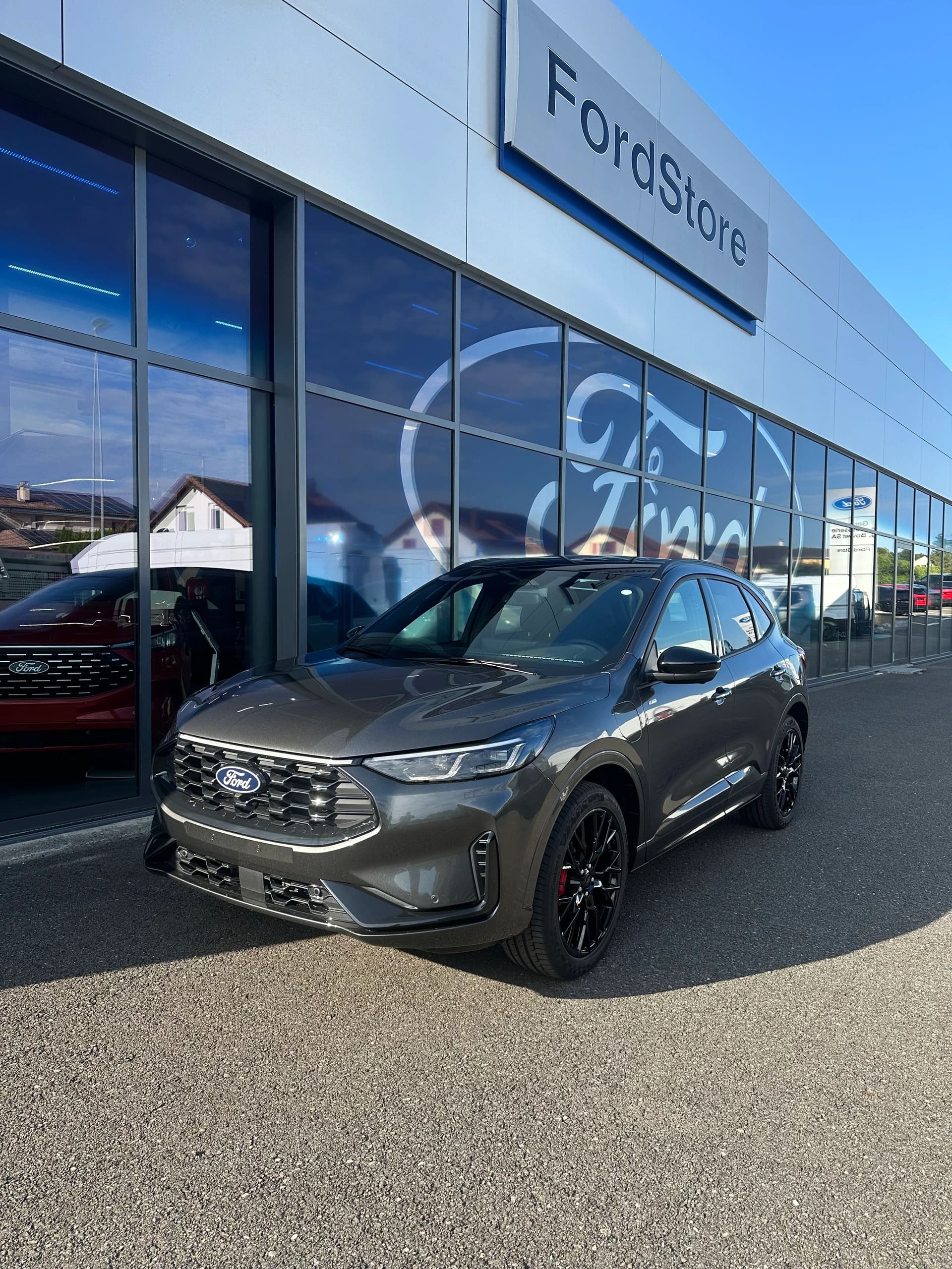 FORD Kuga 2.5 Plug-in Hybrid ST-Lin PHEV/FWD-image-1