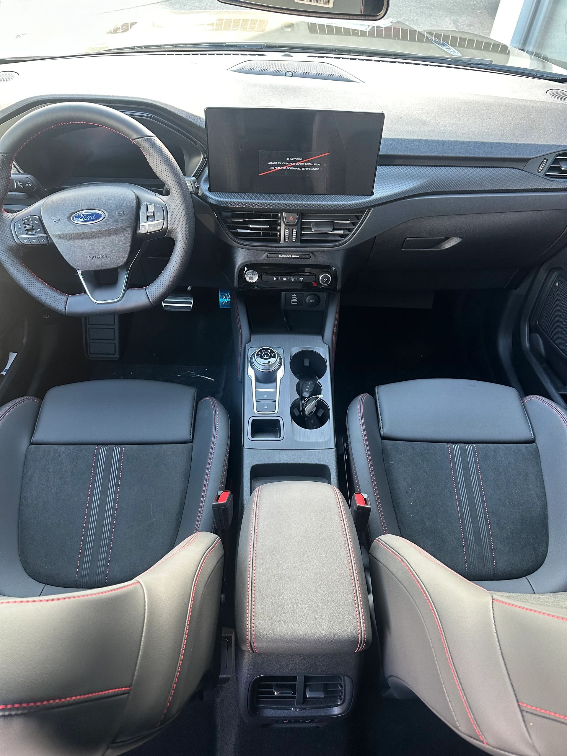 FORD Kuga 2.5 Plug-in Hybrid ST-Lin PHEV/FWD-image-11