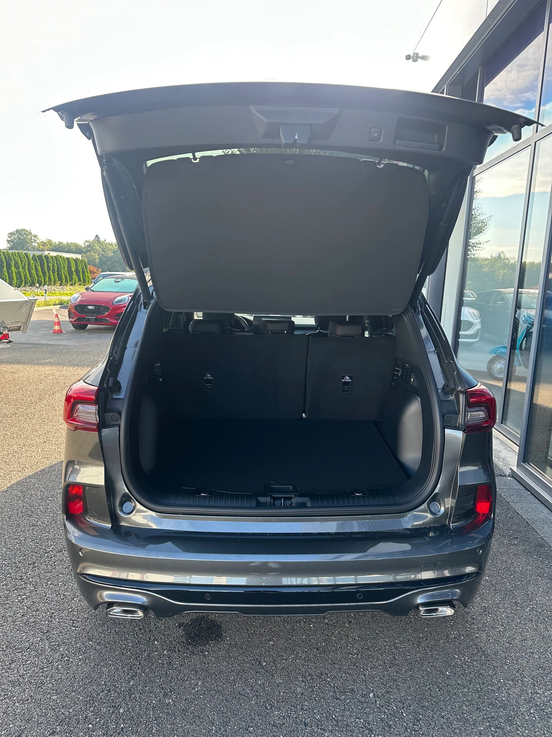 FORD Kuga 2.5 Plug-in Hybrid ST-Lin PHEV/FWD-image-5