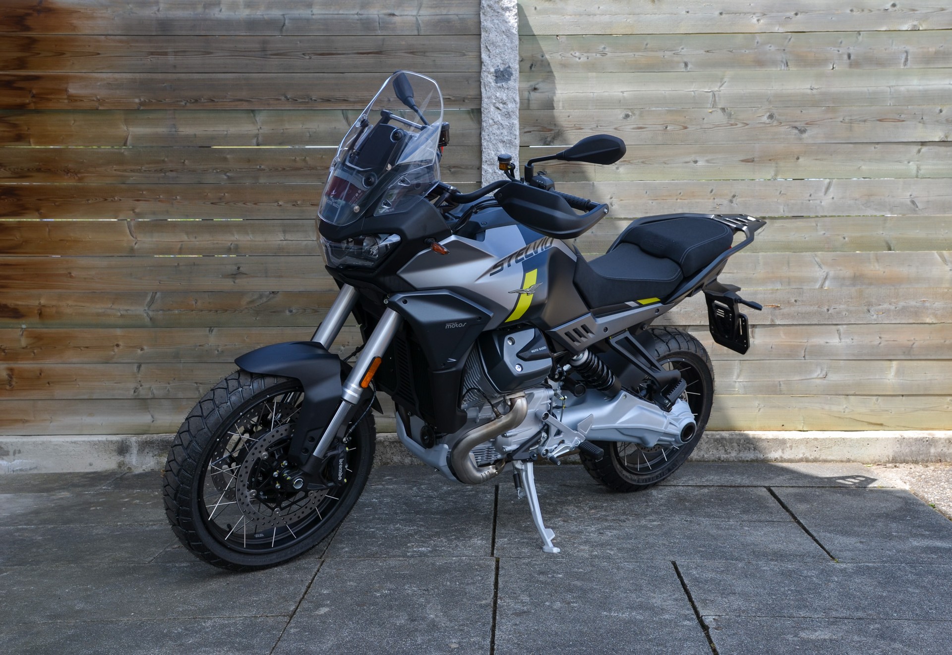 MOTO GUZZI Stelvio E5+-showroom-element-1