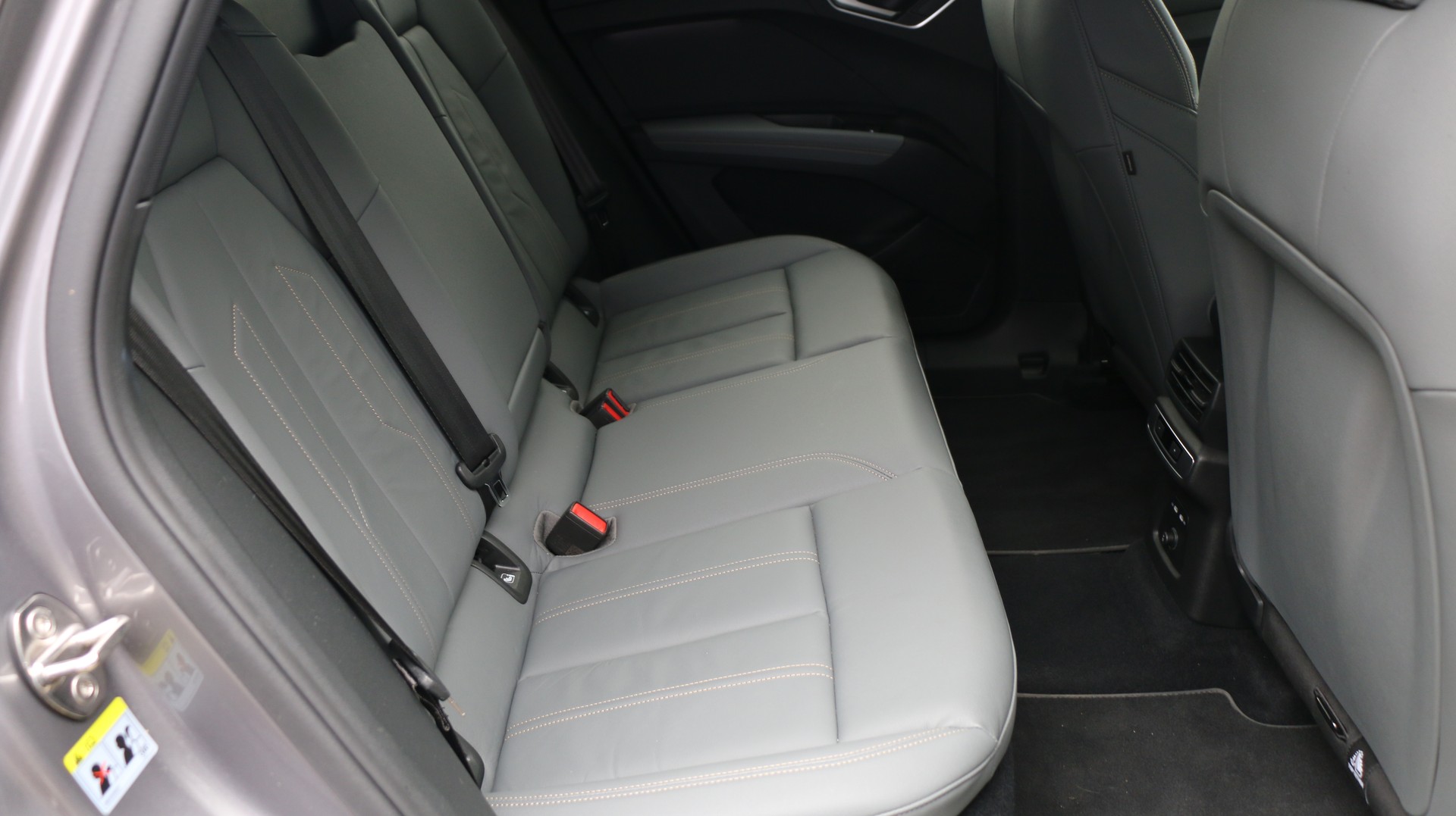 AUDI Q4 e-tron 50 quattro-image-14