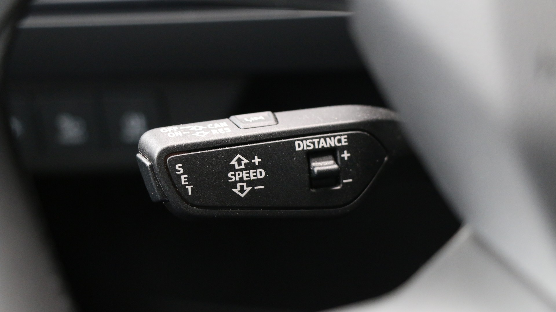 AUDI Q4 e-tron 50 quattro-image-7
