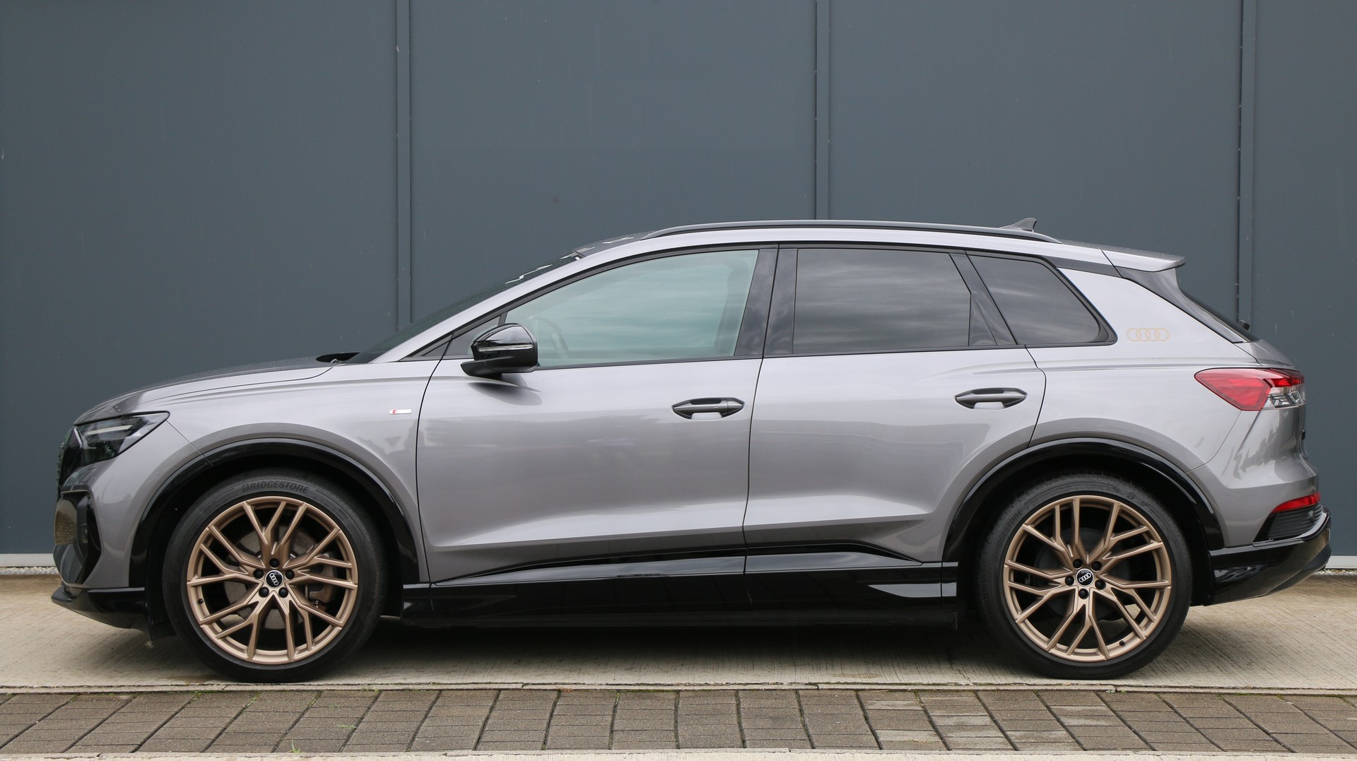 AUDI Q4 e-tron 50 quattro-image-3
