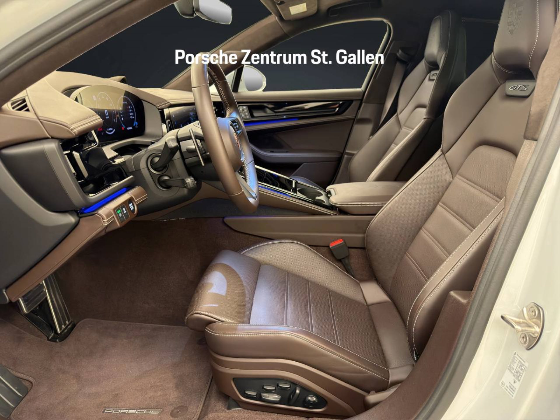 PORSCHE Panamera GTS-image-4