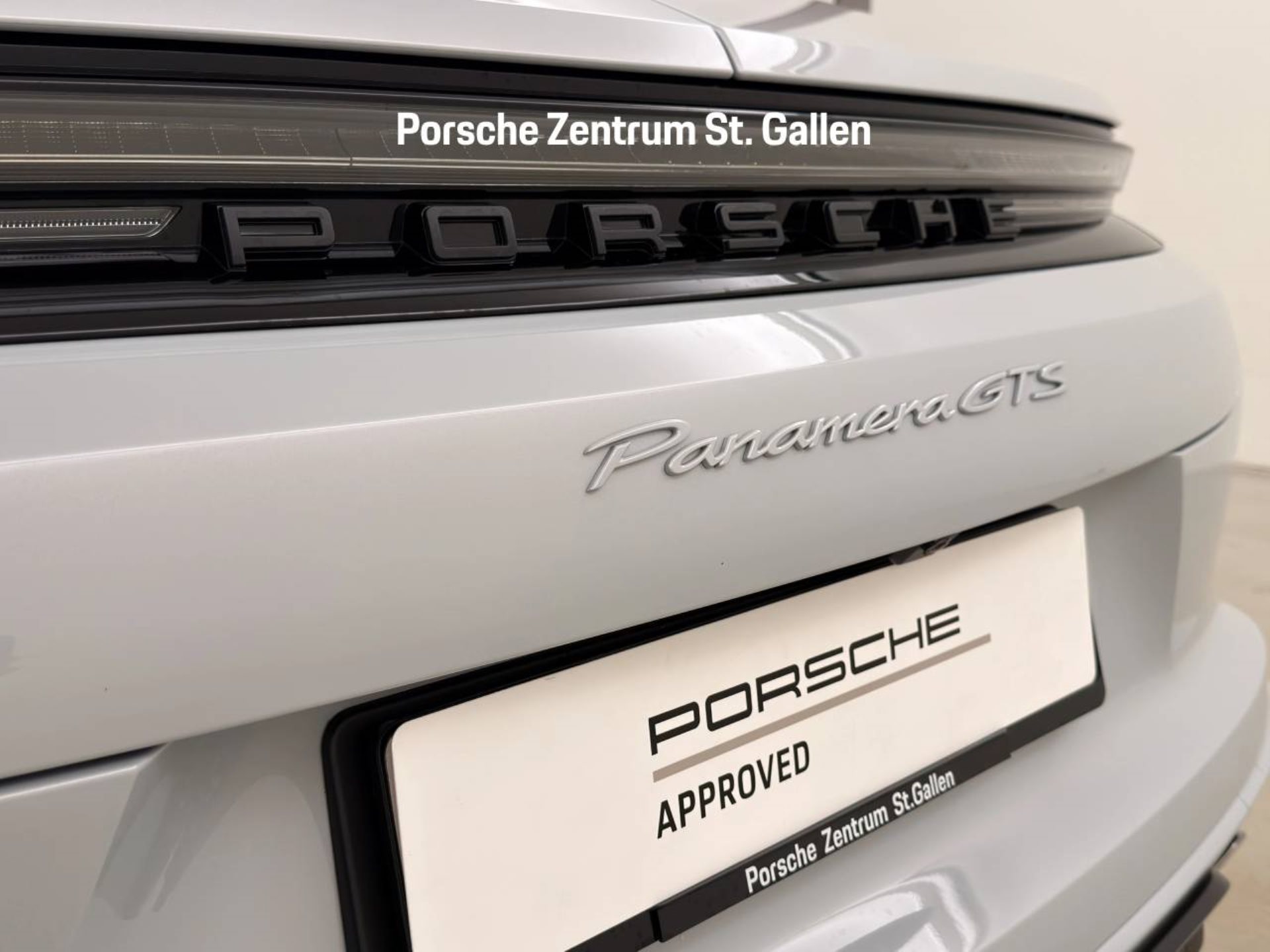 PORSCHE Panamera GTS-image-12