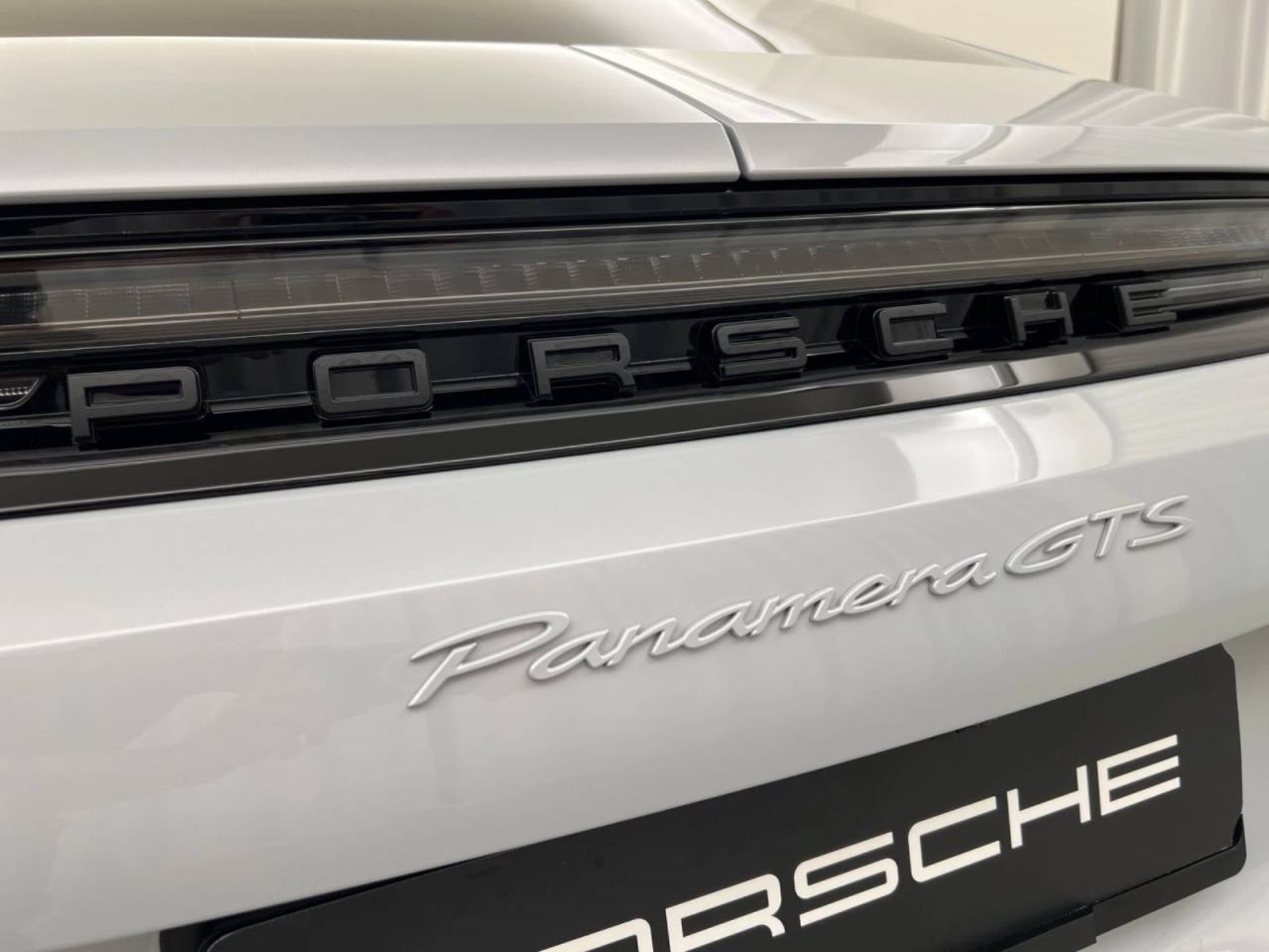 PORSCHE Panamera GTS-image-6