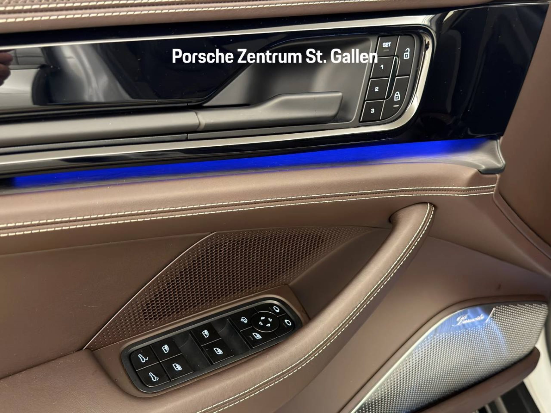 PORSCHE Panamera GTS-image-18